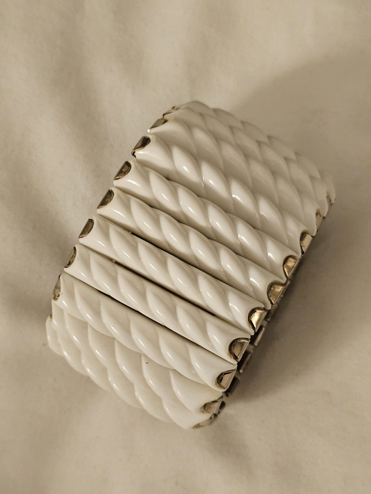 Vintage White Molded Plastic Wide Expanding Bracelet