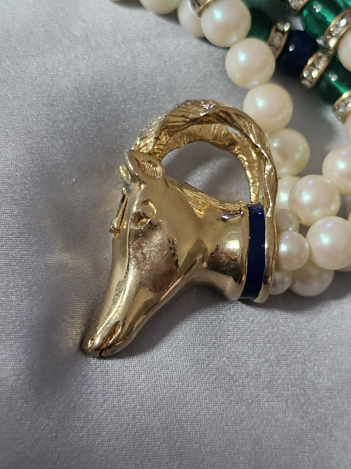 Vintage Purple Enamel Goldtone 2 Ram Heads 15.5 ” Necklace GAY BOYER Faux Pearl