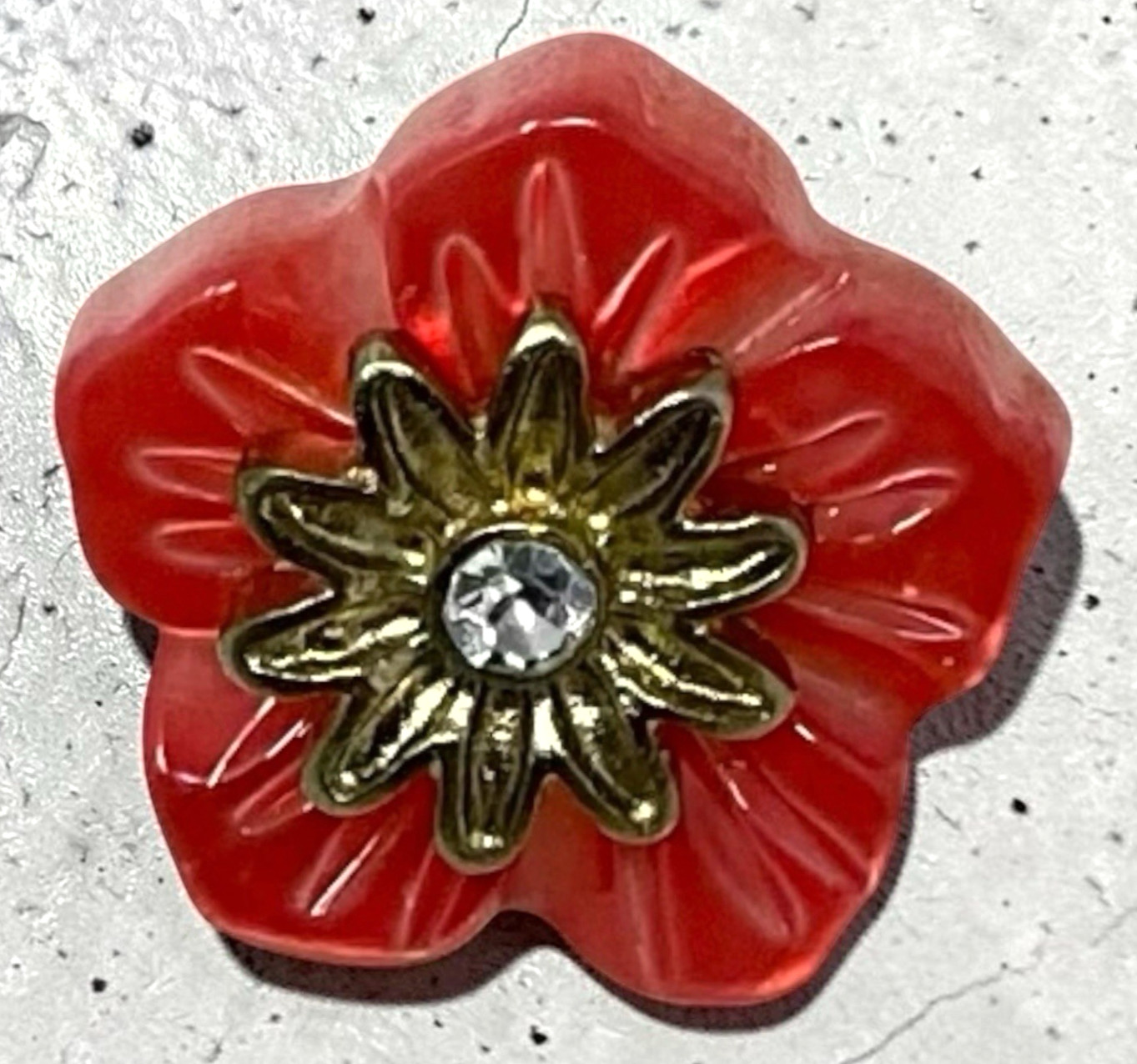 VTG Cherry Red Carved Resin Flower Earrings Goldtone Center Rhinestone Accent