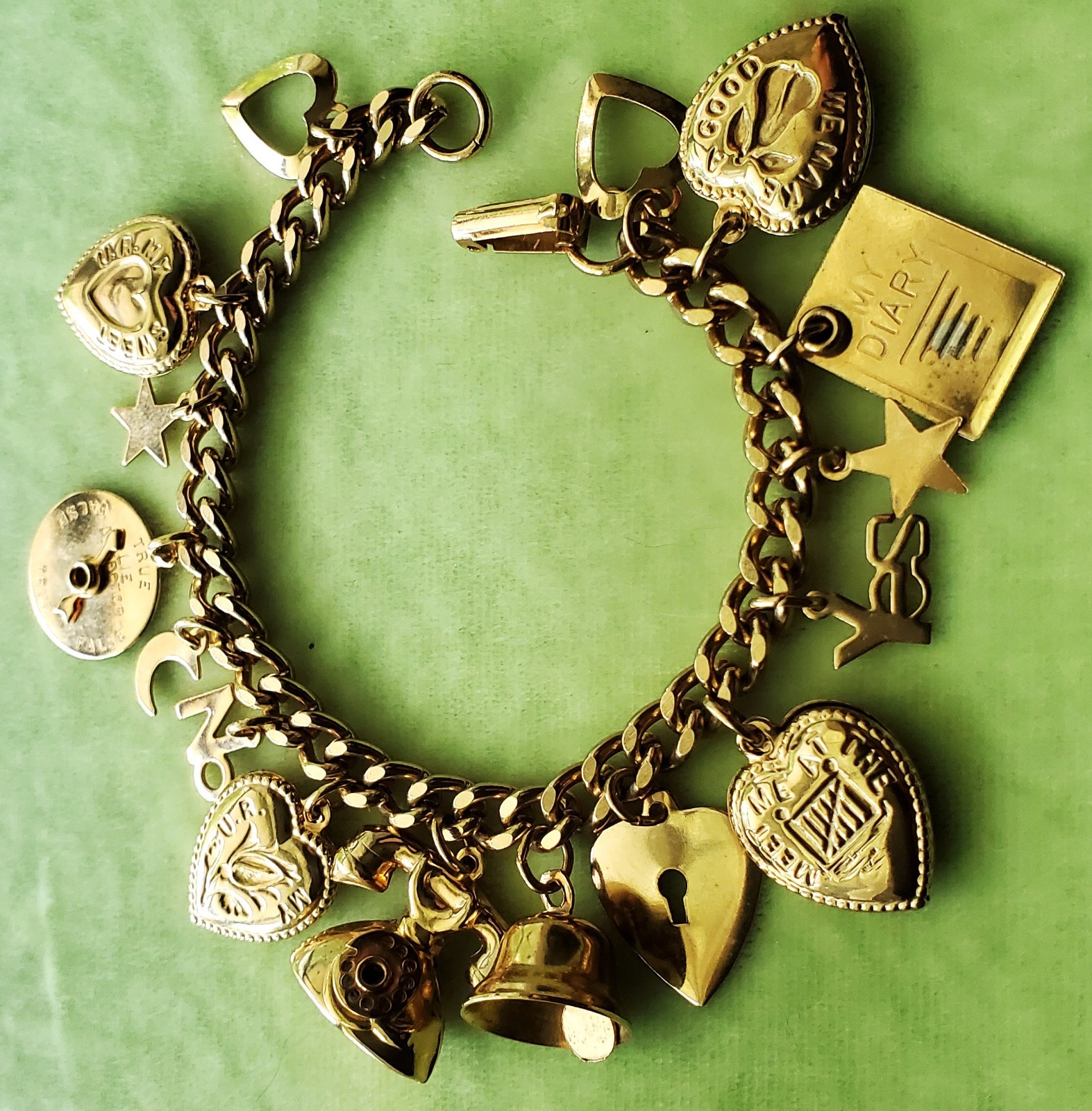 Vintage MCM Coro-style Charm Bracelet Gold Tone 15 Charms Chain Link 7″