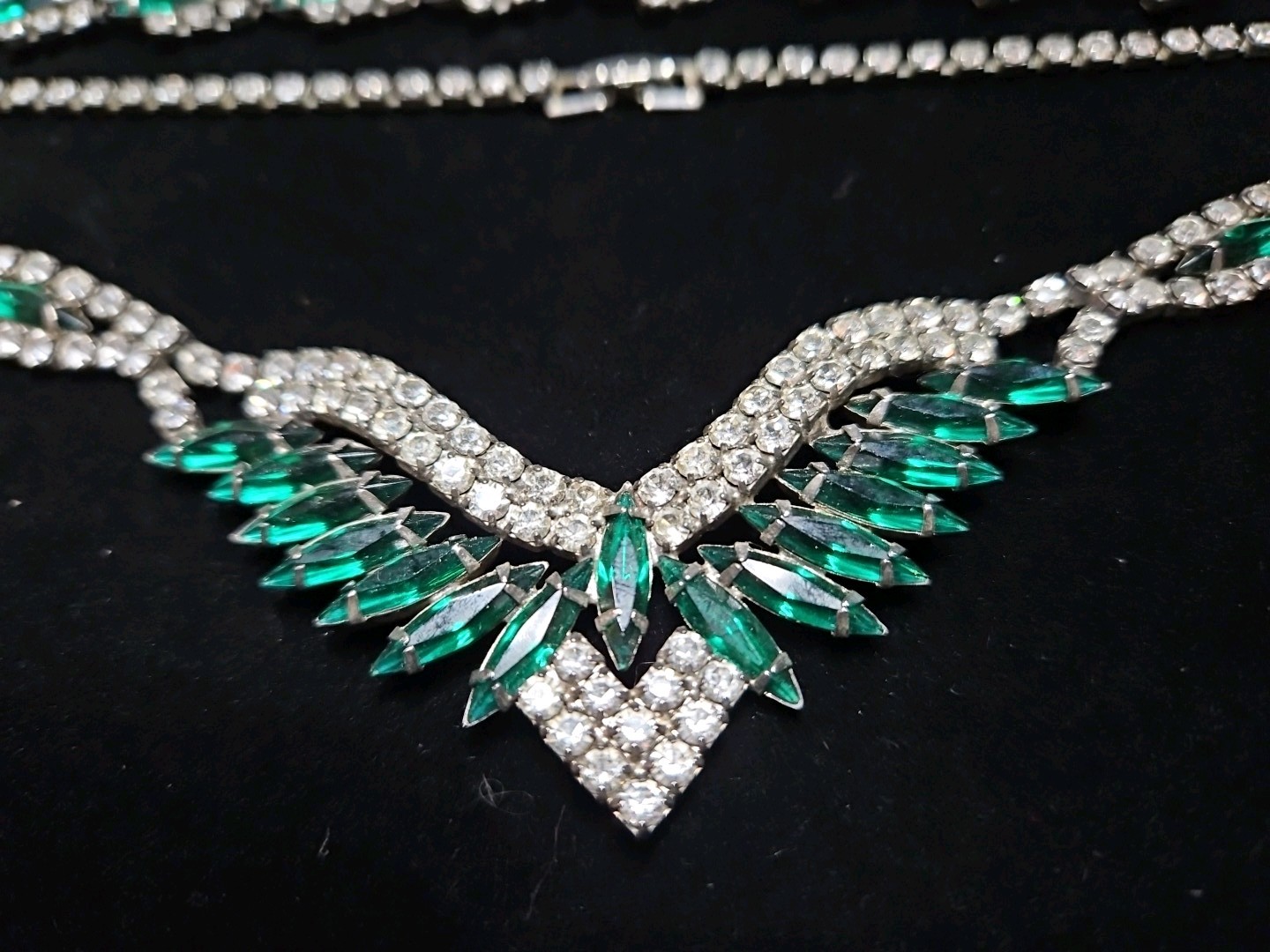 Vintage Demi Parure Green Emerald Crystal & Rhinestone Necklace & Bracelet D21