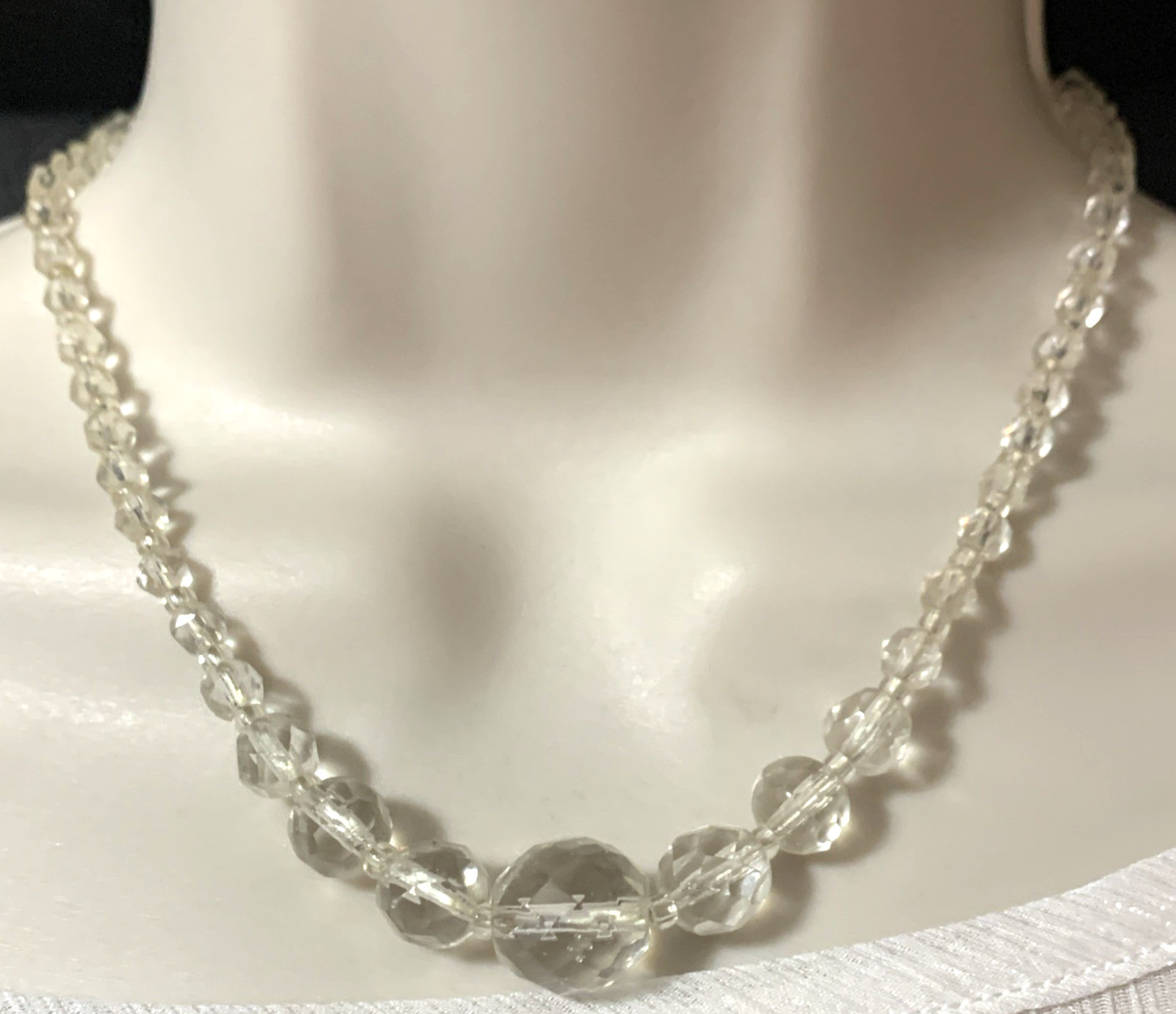 Vtg Glass Faceted Graduated 17.5″ Necklace w/ 925 Fish Hook Clasp