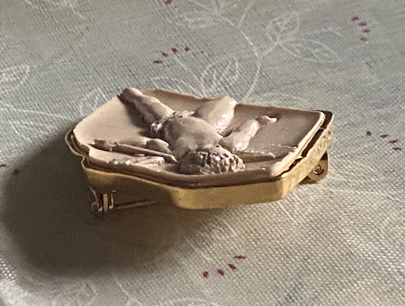 Vintage Vatican Library Collection Cherub Brooch W/Raised Relief