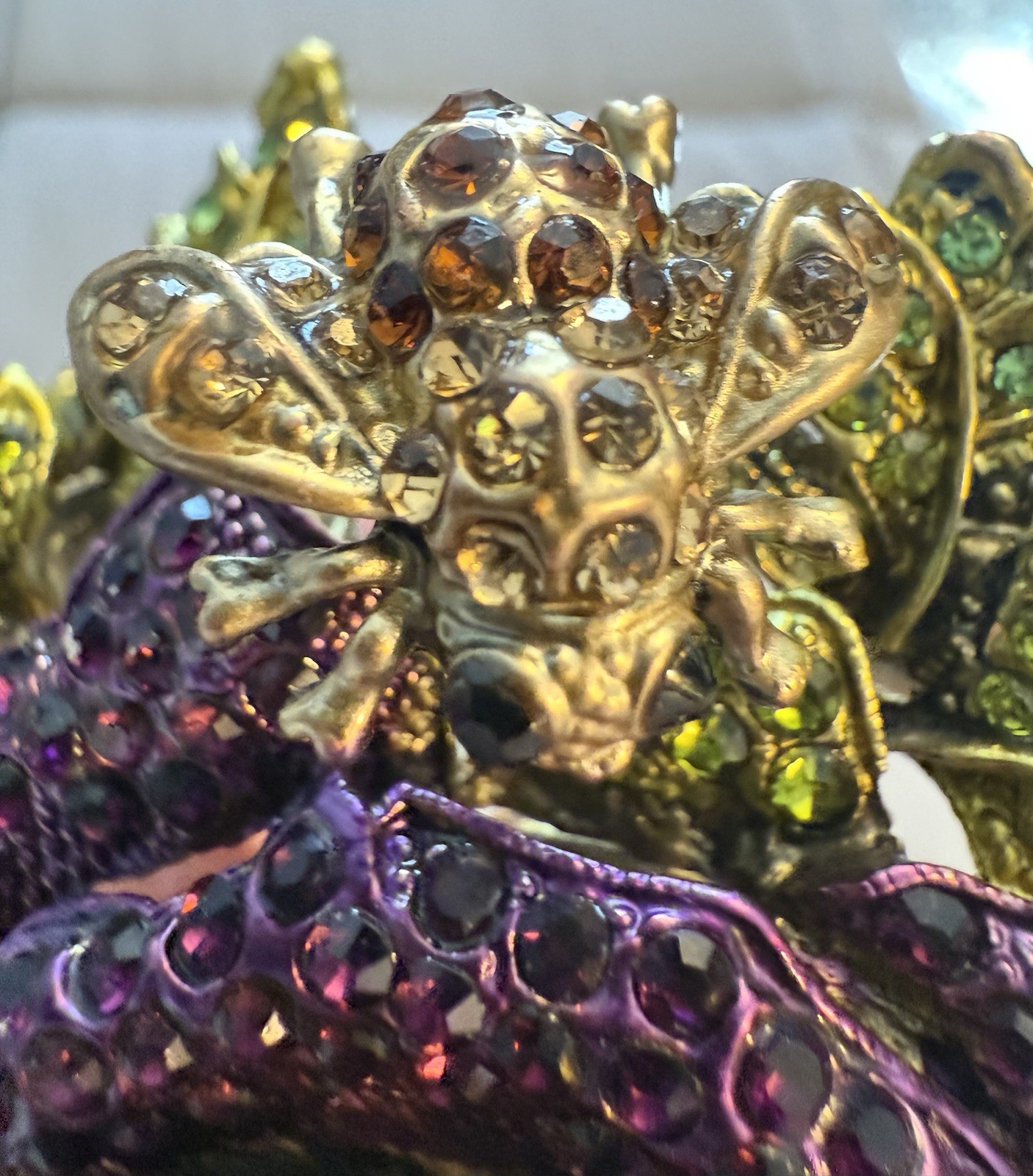 VTG OPC CRYSTAL RHINESTONE PURPLE ROSE BRACELET WITH BUMBLE BEE! STUNNING!