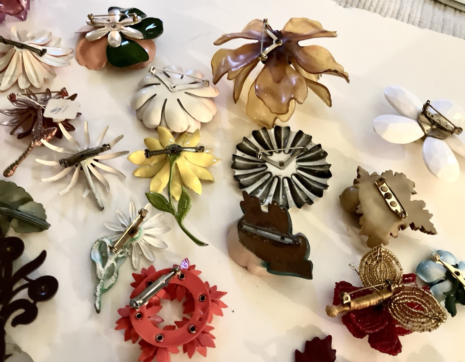 Huge Collection/Lot Vint-Retro Plastic Jewelry/Earrings/Pins/Single-Extra Pieces