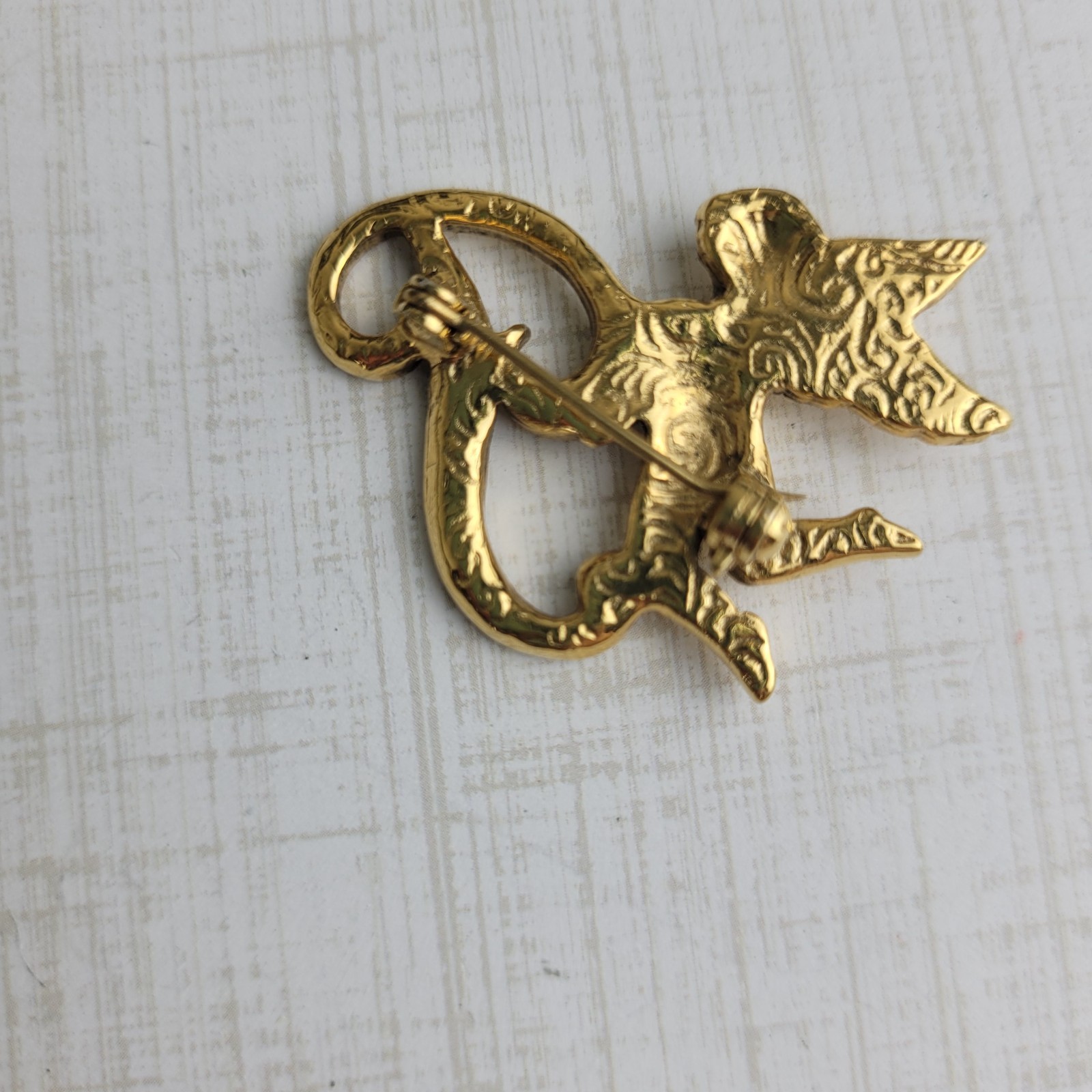 1928 Brand Gold Tone Rhinestone Angel Brooch Holding Initial Alphabet Letter P