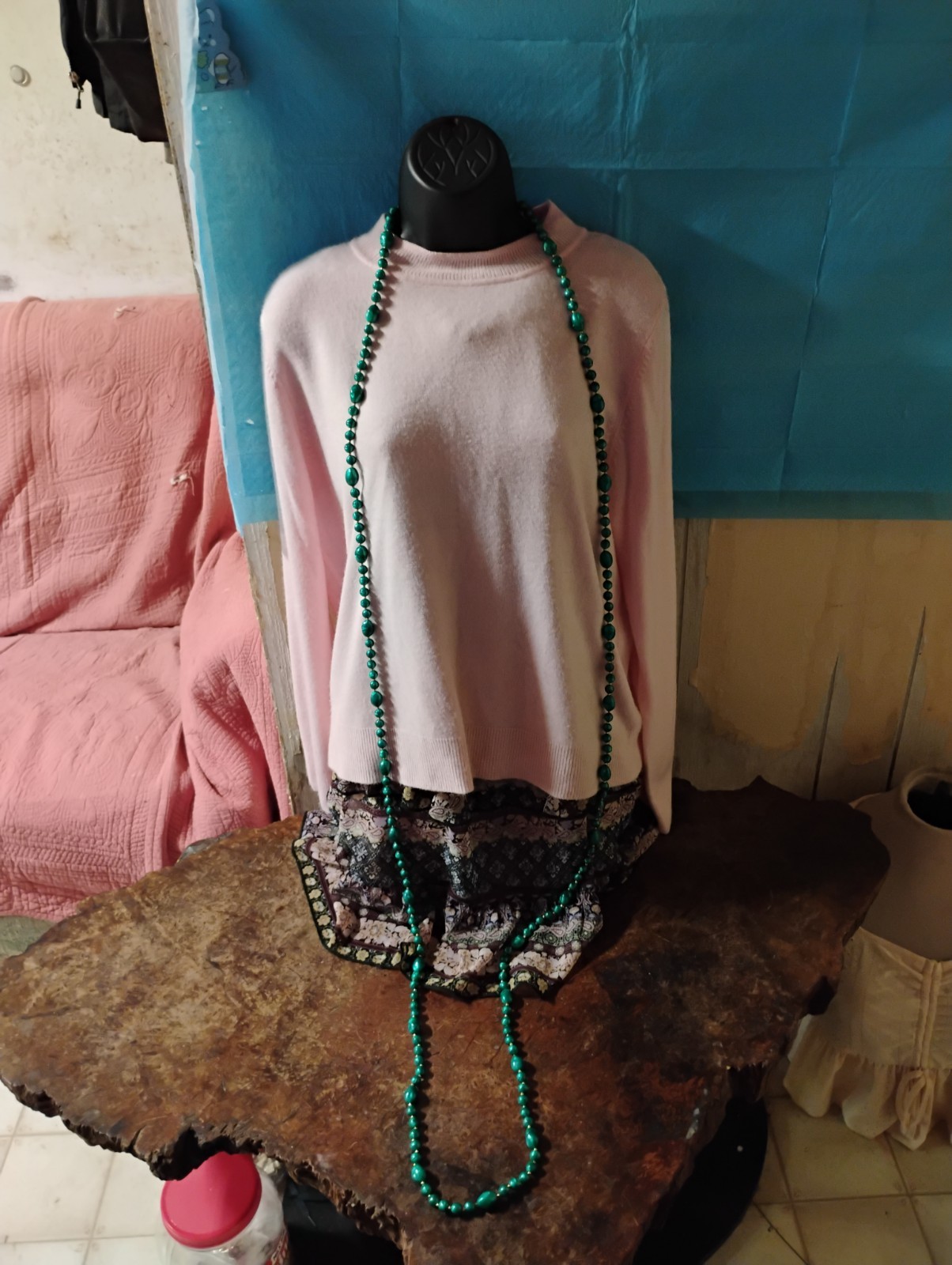 VTG Extra Long Flapper Style Vivid Green Bead Necklace