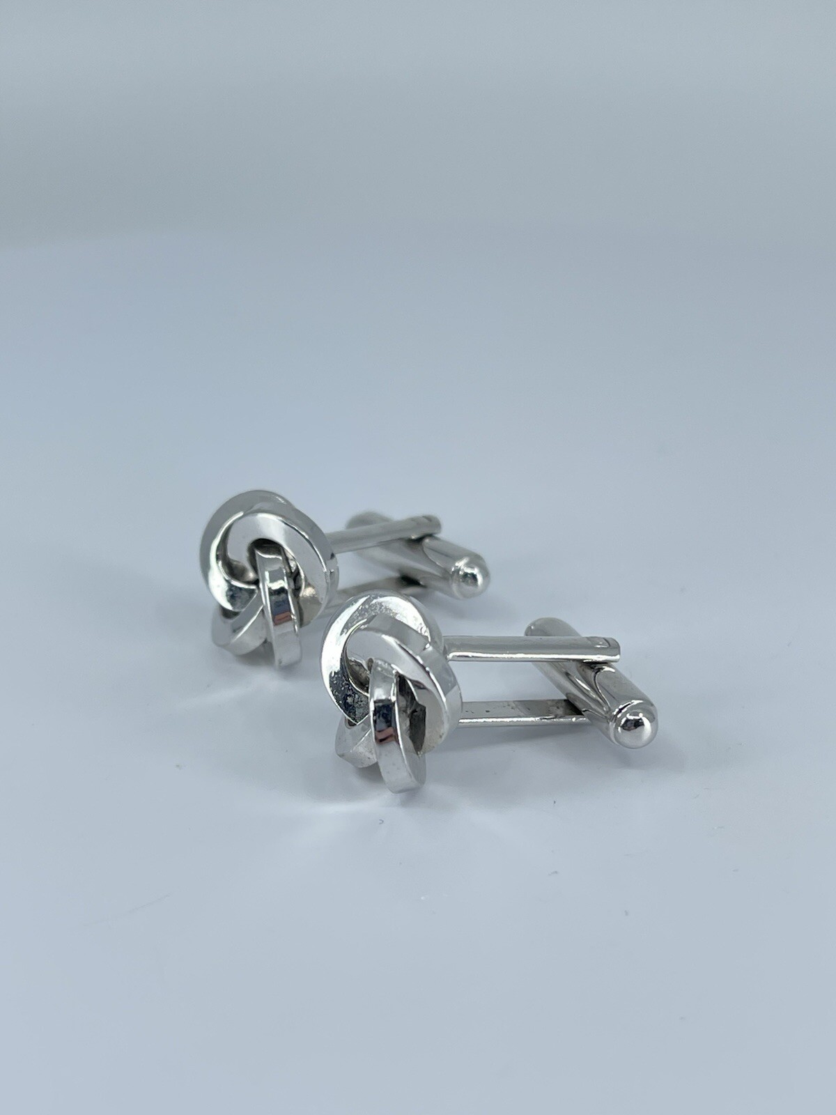 Silver tone Knot cufflinks polished metal knotted design bullet backs 7/8″