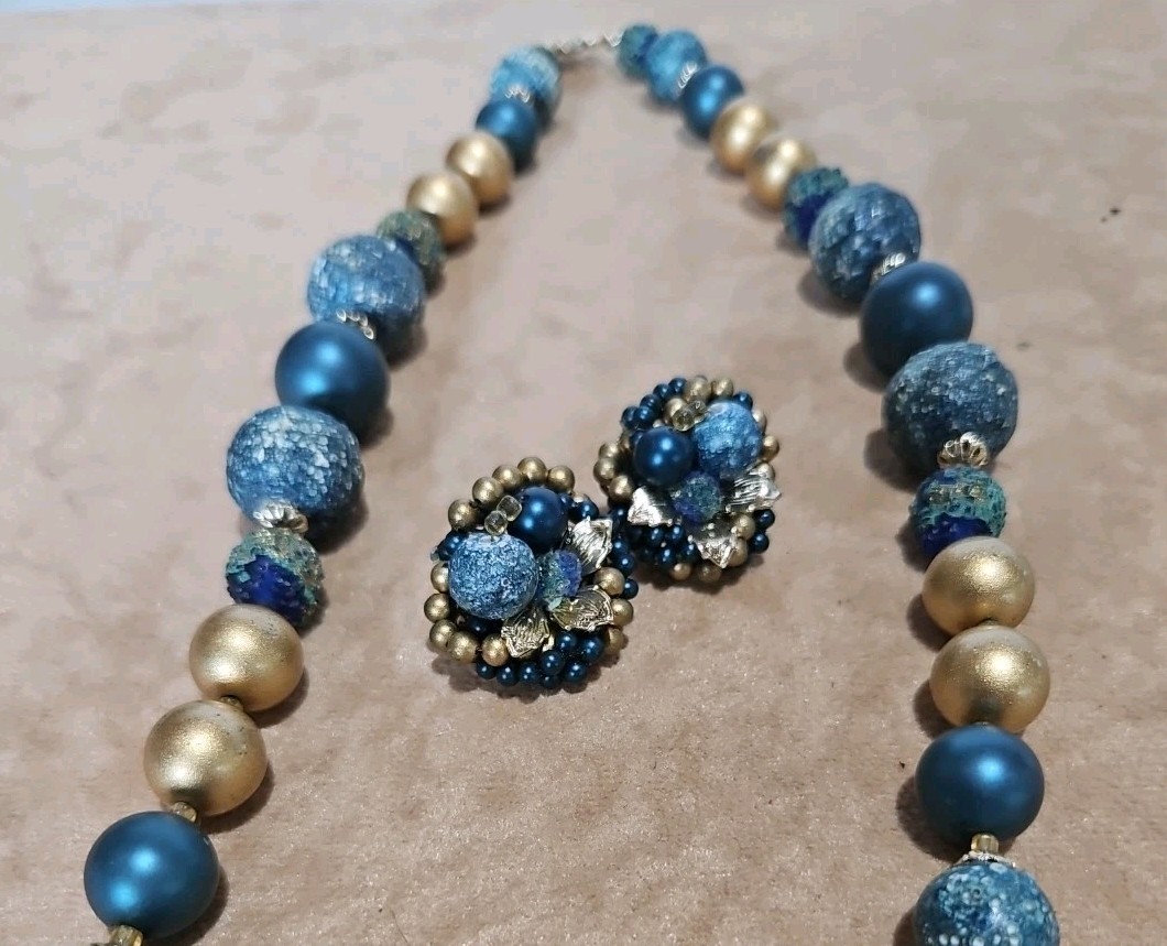 VINTAGE BEADED 14.5″ NECKLACE IN BLUES AND GOLD WITH MATCHING CLIP EARRINGS