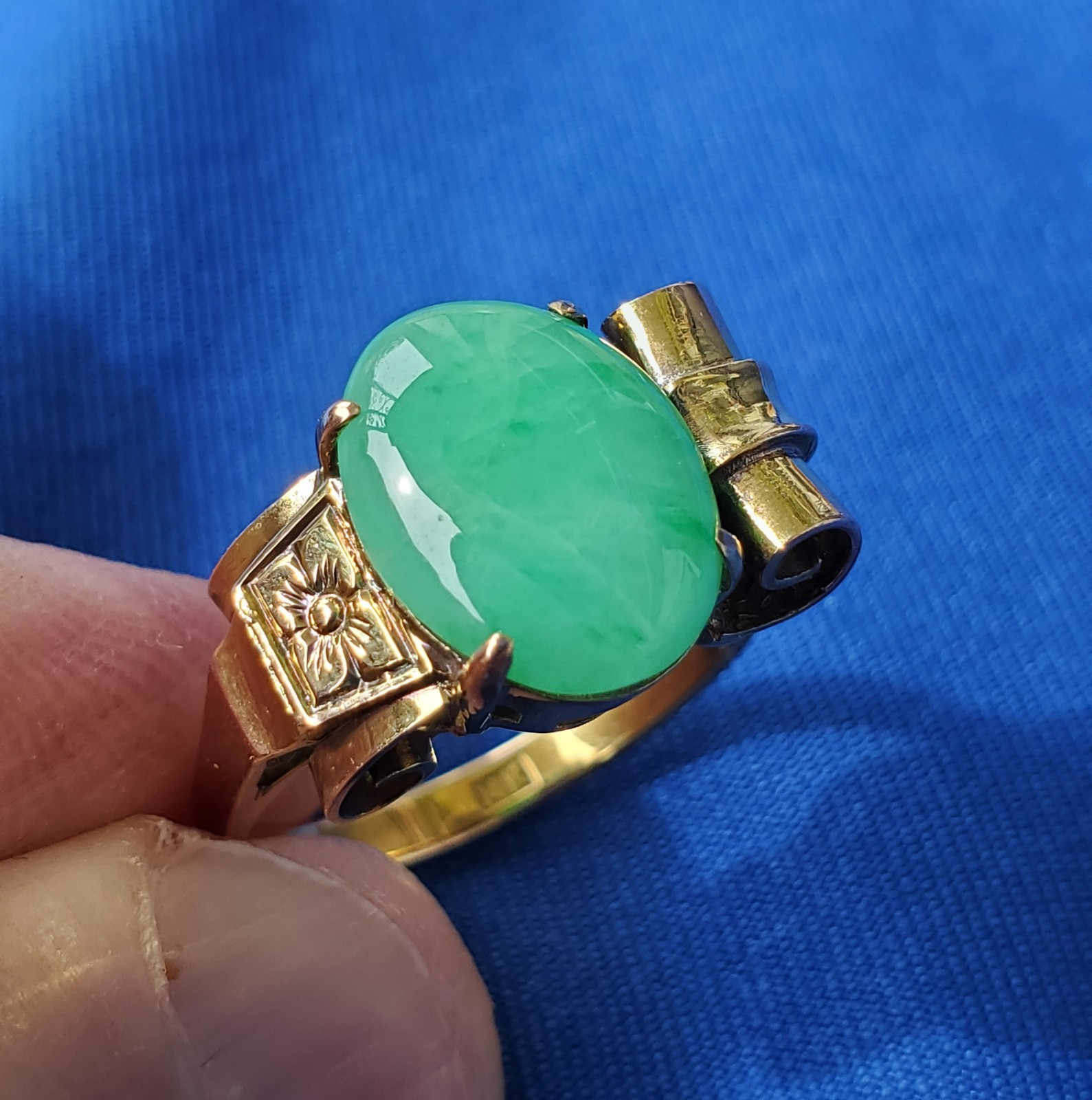 Original EARTH MINED Green Jadeite Jade Antique Engagement Ring SOLID 14K GOLD 8