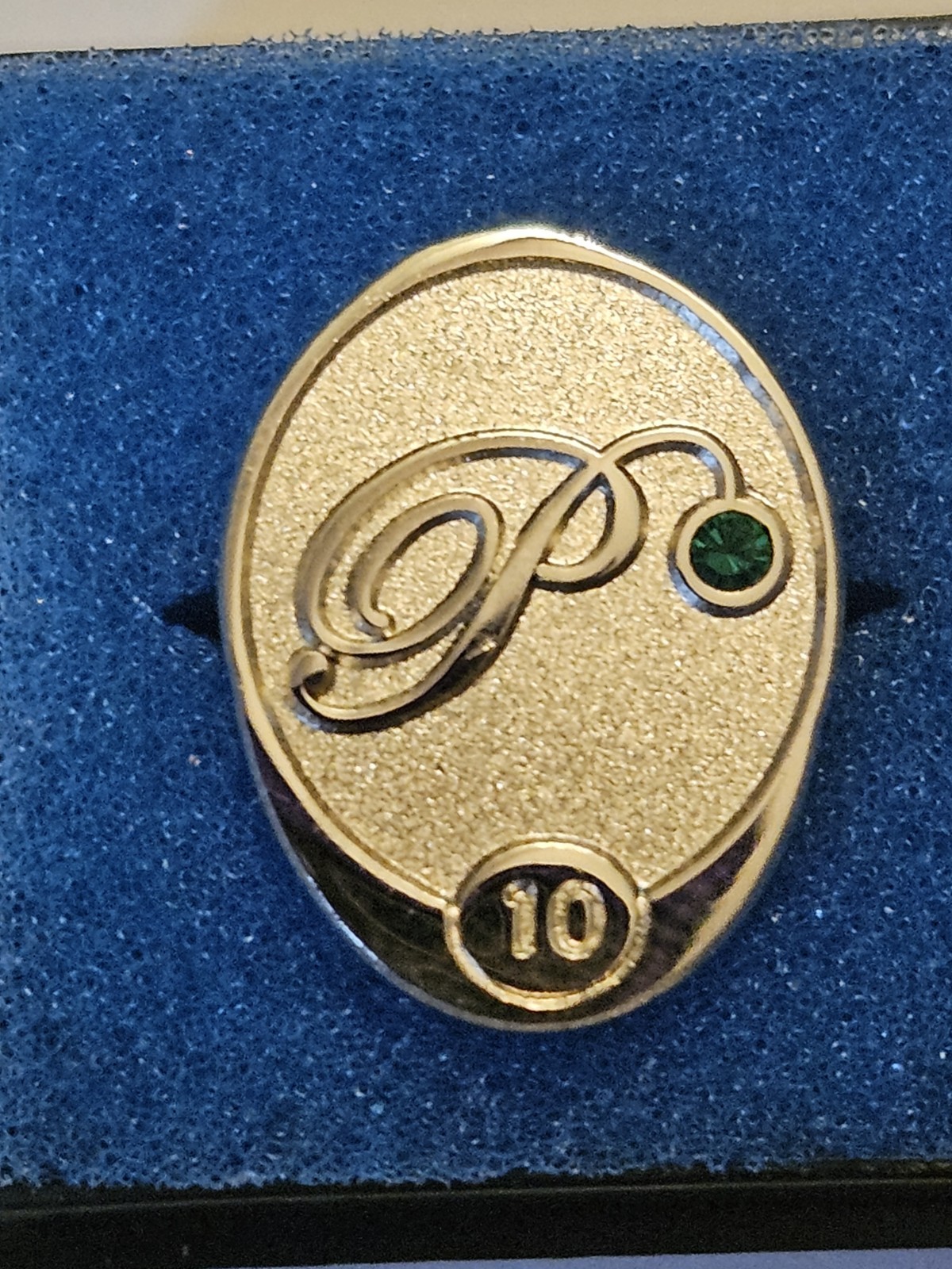 Pendant or pin, Vintage w/ Letter “P” 10 year service . Silver plate Green Stone