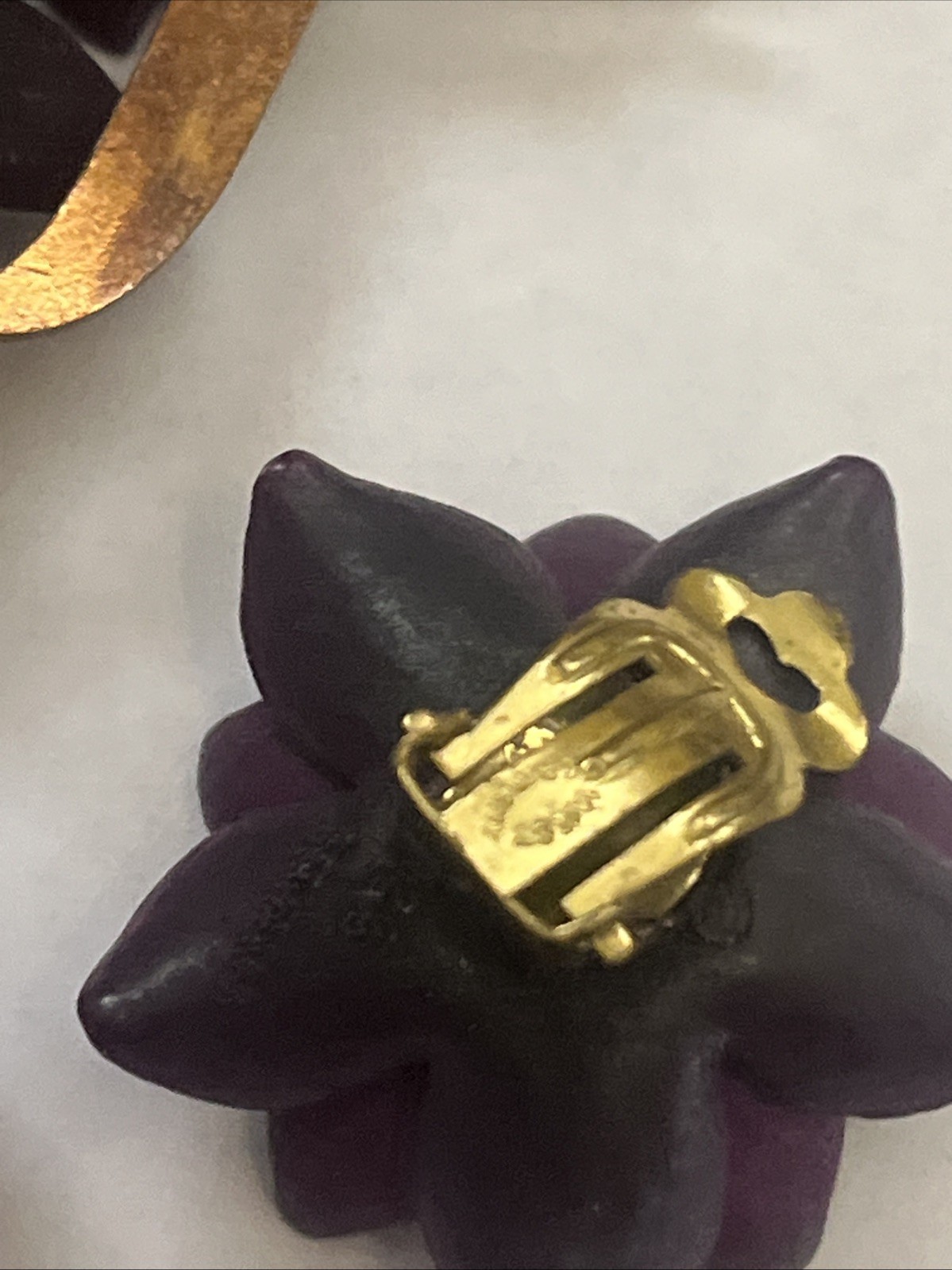 VTG GES GESCH SUFFRAGETTE VIOLETS FLOWER BROOCH W. Germany & clip earrings