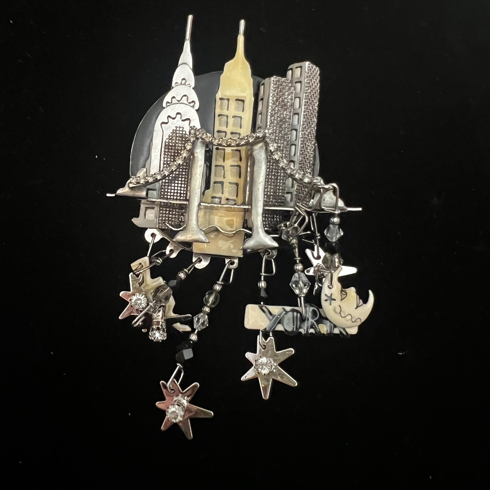 Lunch at The Ritz Signed Twin Towers Chrysler Empire State Brooch Pendant B844