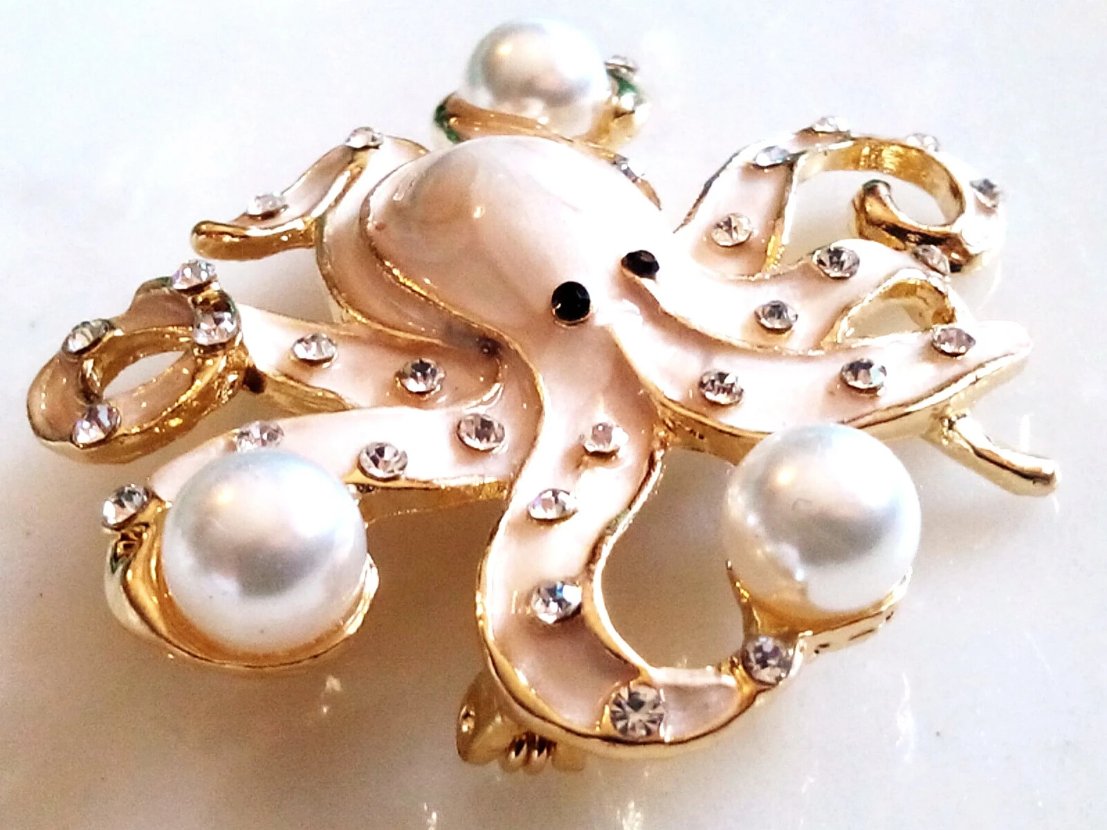 ENAMELED OCTOPUS BROOCH/PENDANT!White Enameled, Clear Crystals, Imitation Pearls