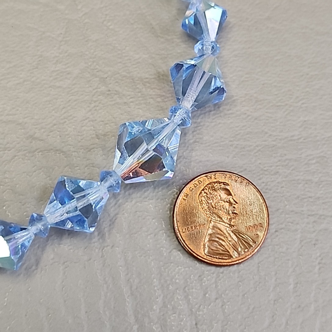 Vintage Glass Beaded Necklace Blue Bicone Graduated 16″