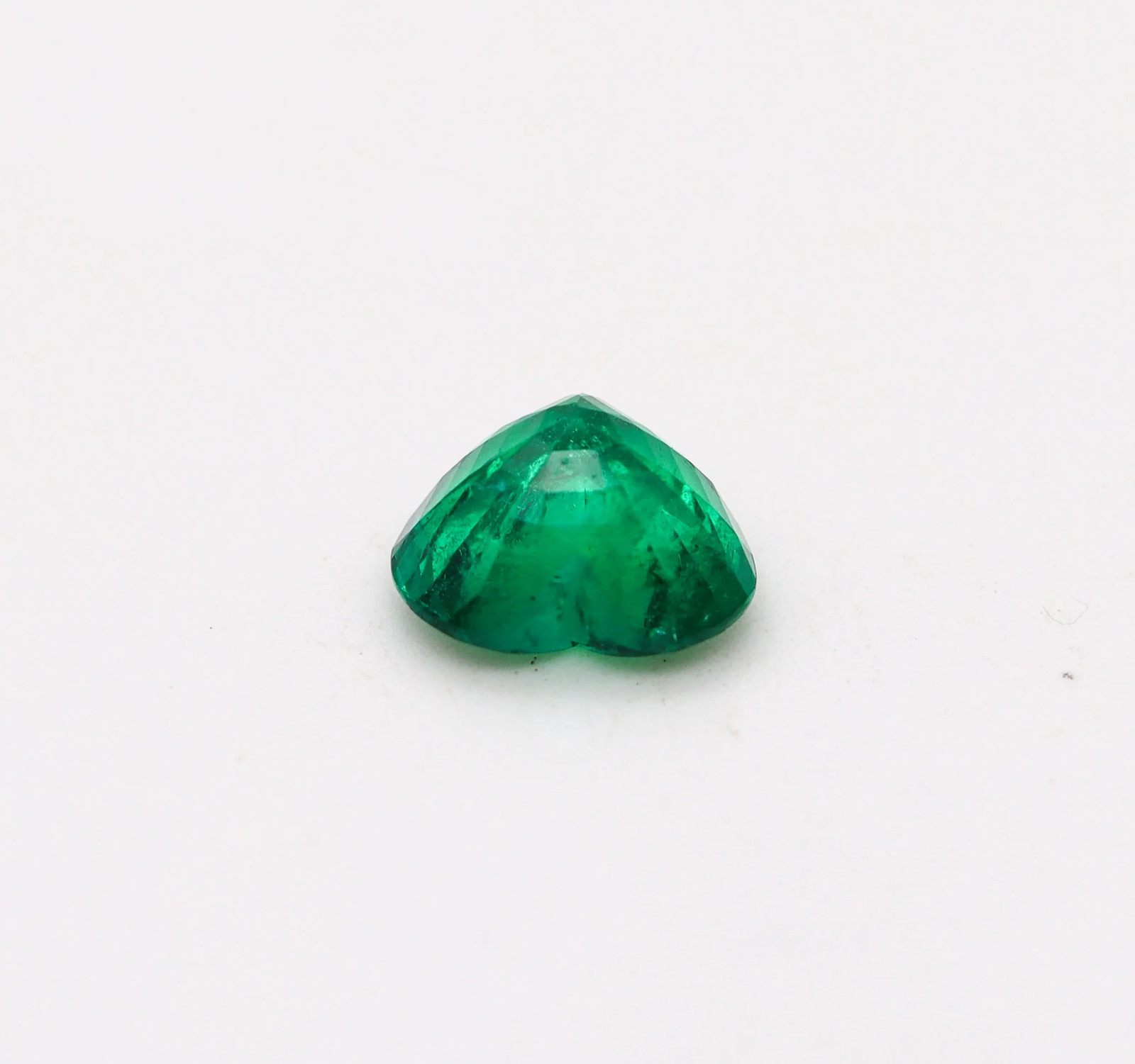 GIA CERTIFIED Emerald Heart Shape Vivid Green 5.07 Carats GIA-5222946776