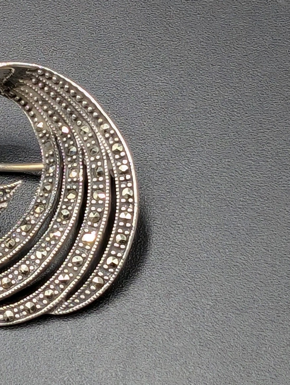 READ!! By A Vtg Sterling Silver Marcasite Wave Swirl Circle 925 Pin Brooch 1.16″