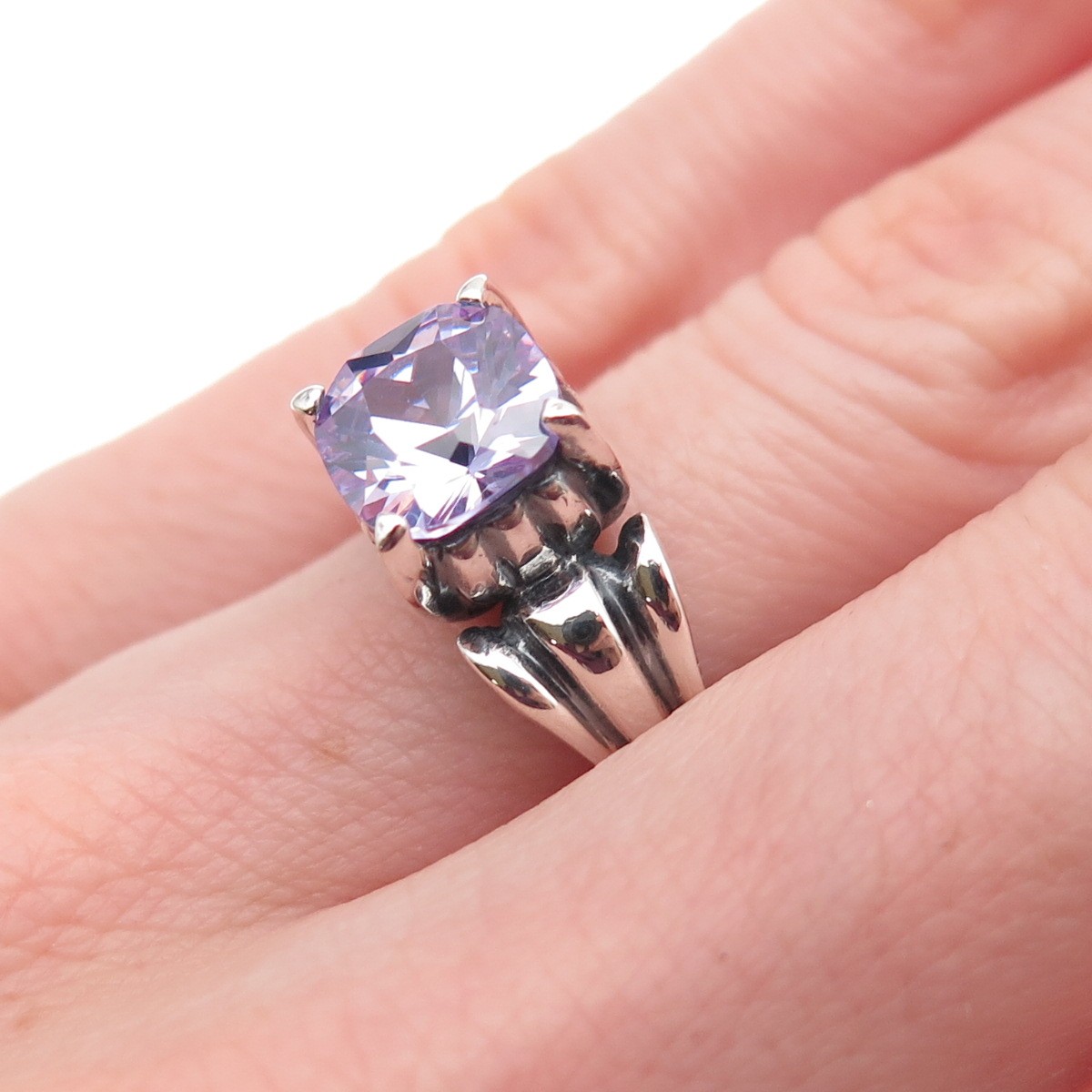 925 Sterling Silver Vintage Cushion-Cut Lavender C Z Oxidized Ring Size 6.25
