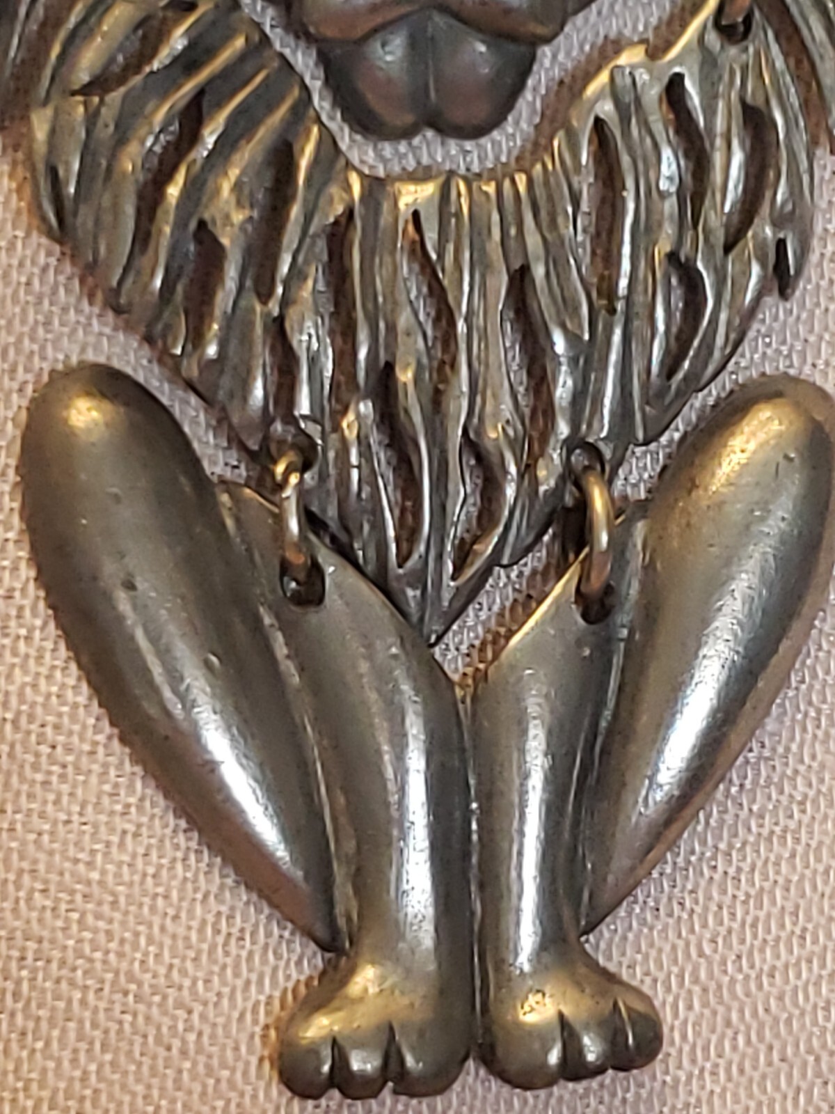 Vintage Articulated 3.5″ Sitting Lion Silver Tone Pendant 20″ Thick Chain LEO