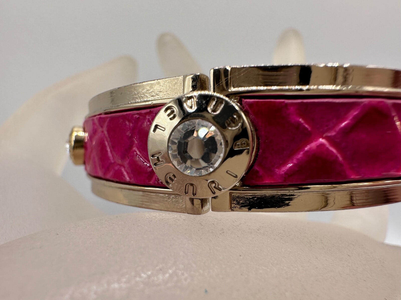GOLD PLATED CRYSTAL FUCHSIA PINK FAUX SNAKE SKIN HENRI BENDEL NY SIGNED BRACELET