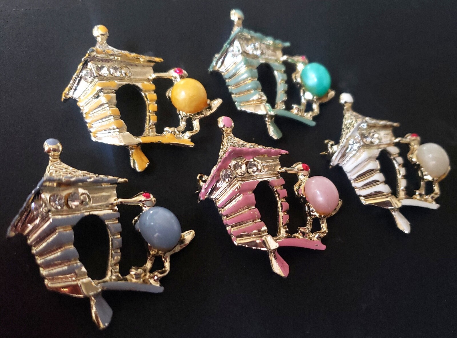 5 Jelly Belly Bird Birdhouse Brooches Pins Vintage Old Stock Different Colors