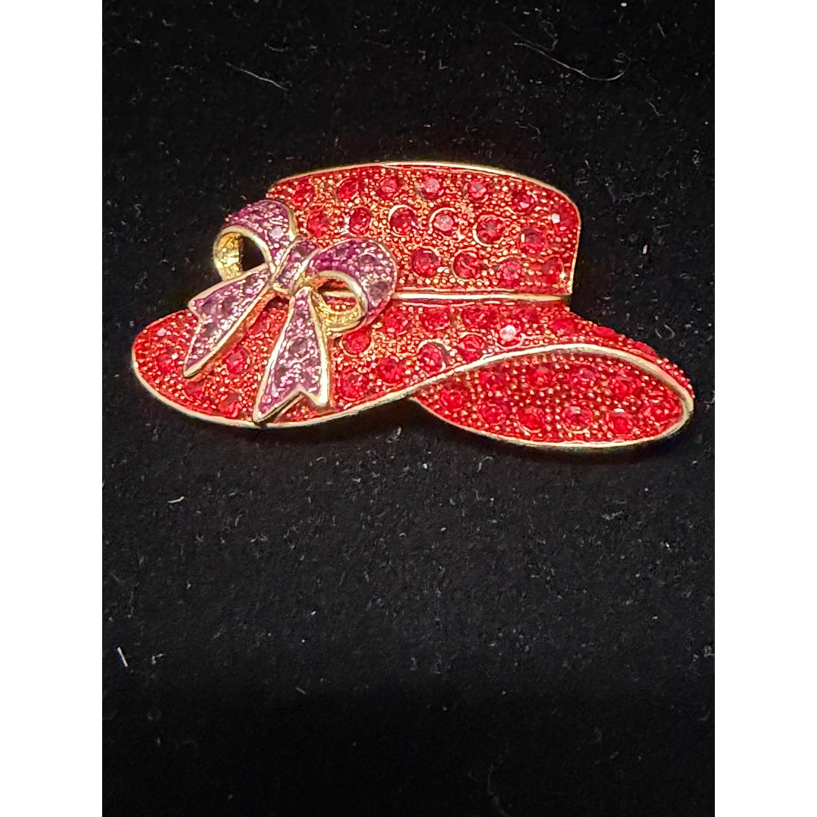 Red Hat Society Brooch Pin Gold Tone Red Rhinestone Purple Bow Sun Hat Vintage
