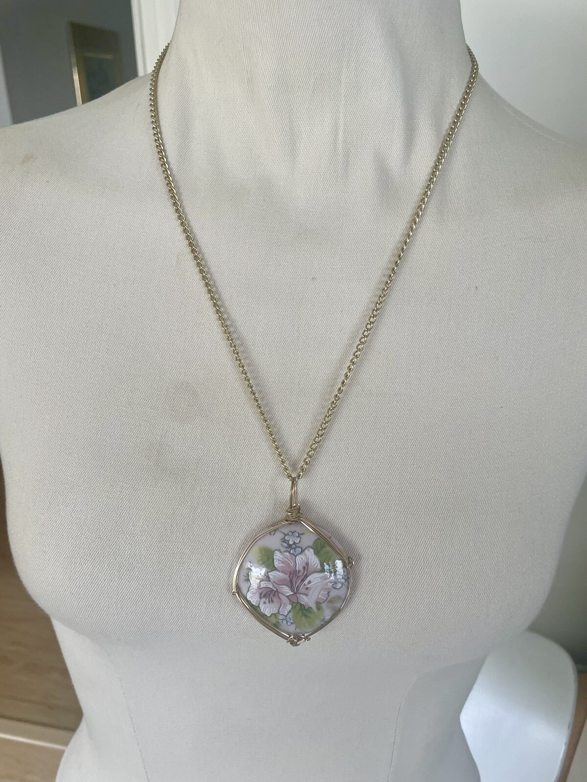 Wire Wrapped Enamel Floral Pendant on a Gold Tone Chain Retro