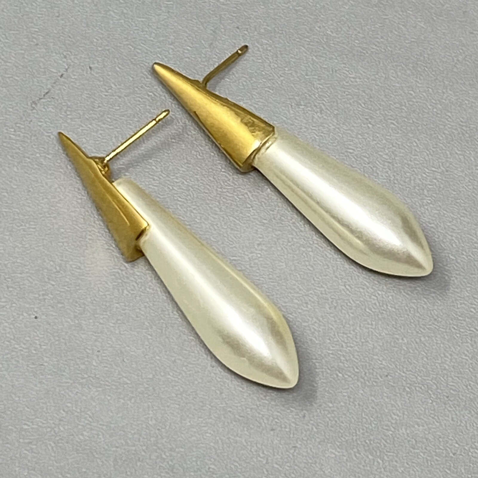 Faux Pearl Dangle Drop Earrings Pierced Matte Gold Tone Tip Classic New Backs