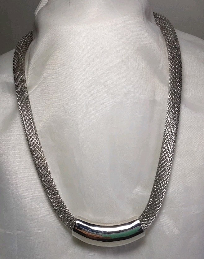 Naclace Silver Tone Mesh Etruscan Magnetic Clasp Wrapped Slide Pendent 19″ NICE!