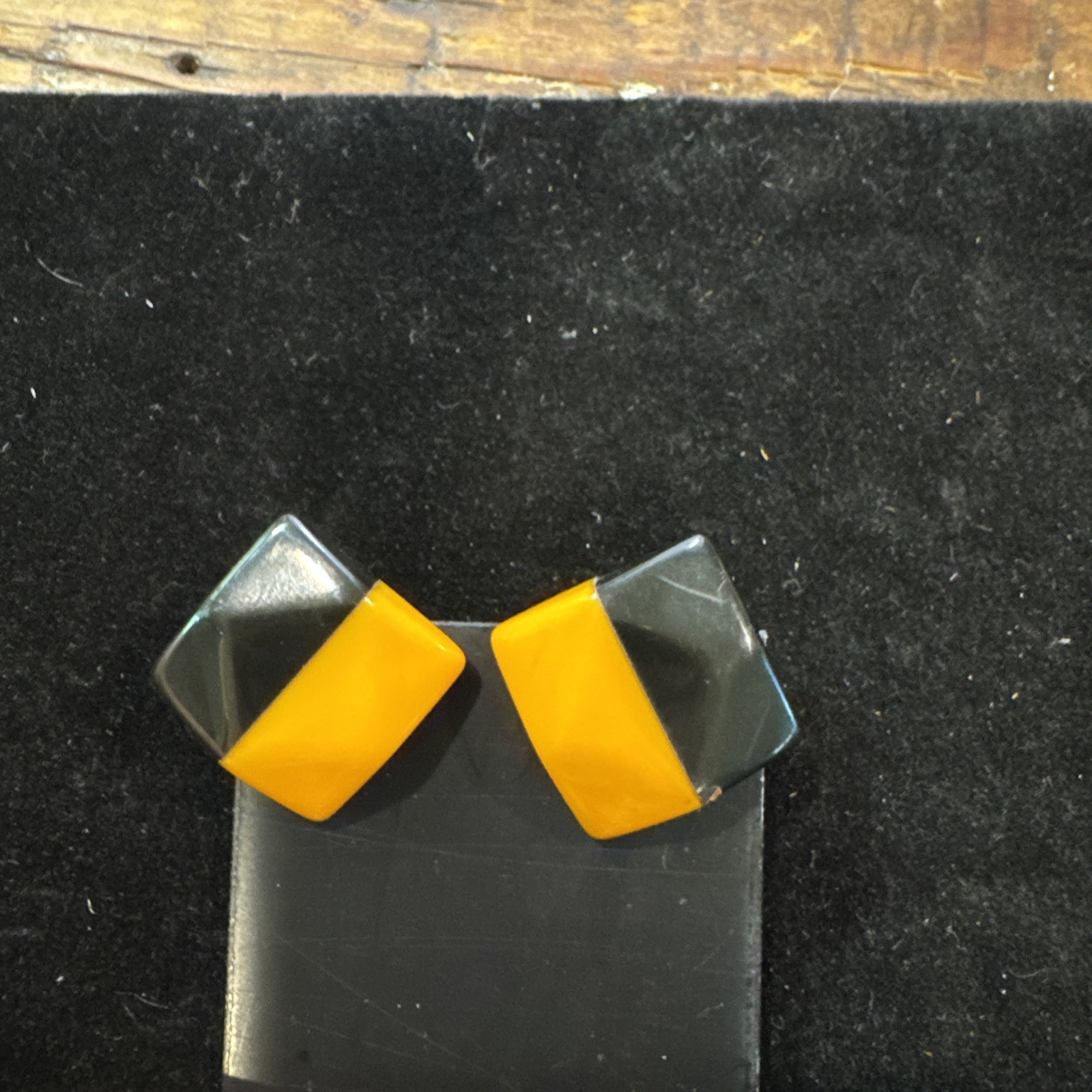 Vintage Bakelite Butterscotch/Black Clip Earrings Geometric MCM Mid Century 3/4”