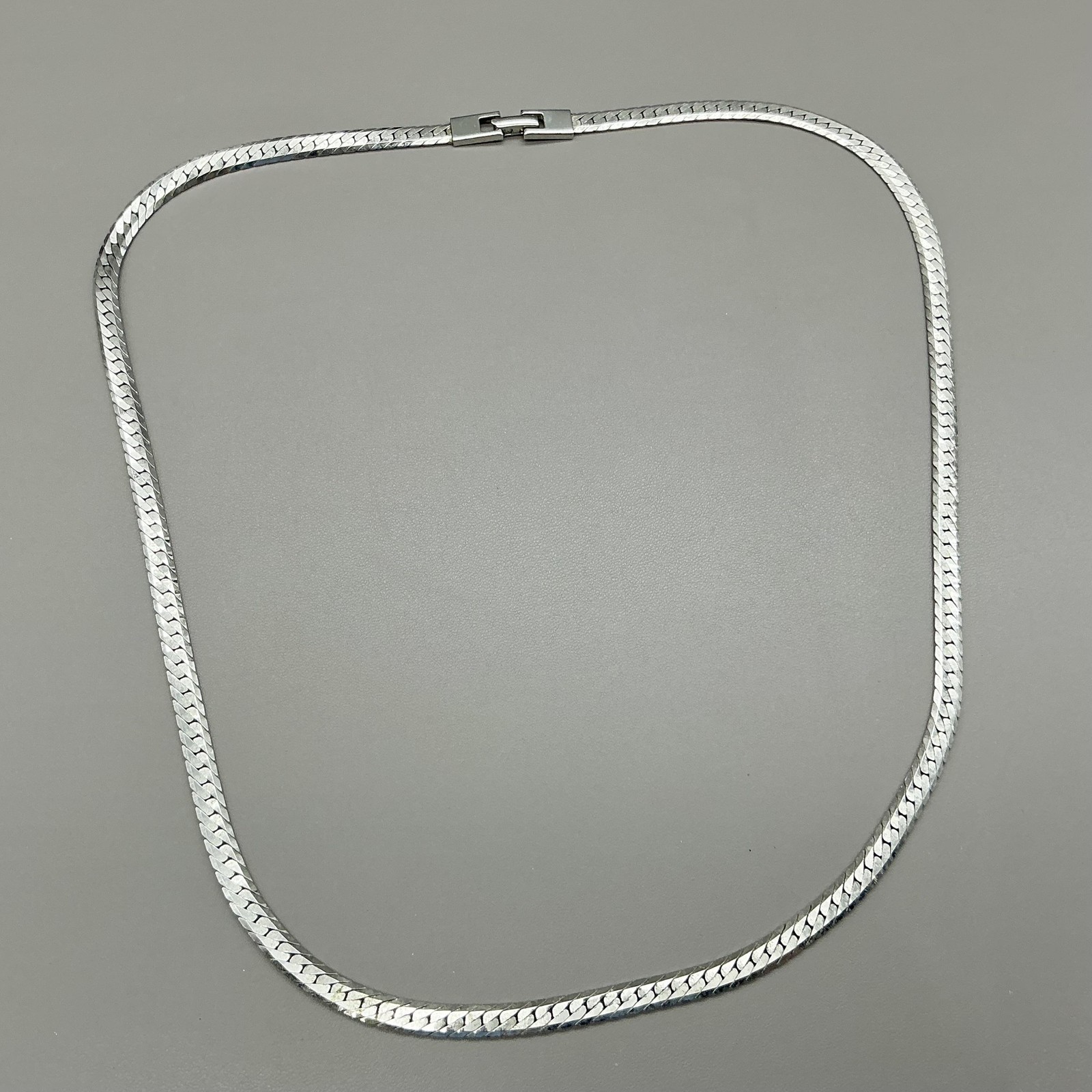 Vintage Napier Necklace Silver Tone Flat Herringbone Chain Womens 22″ Signed