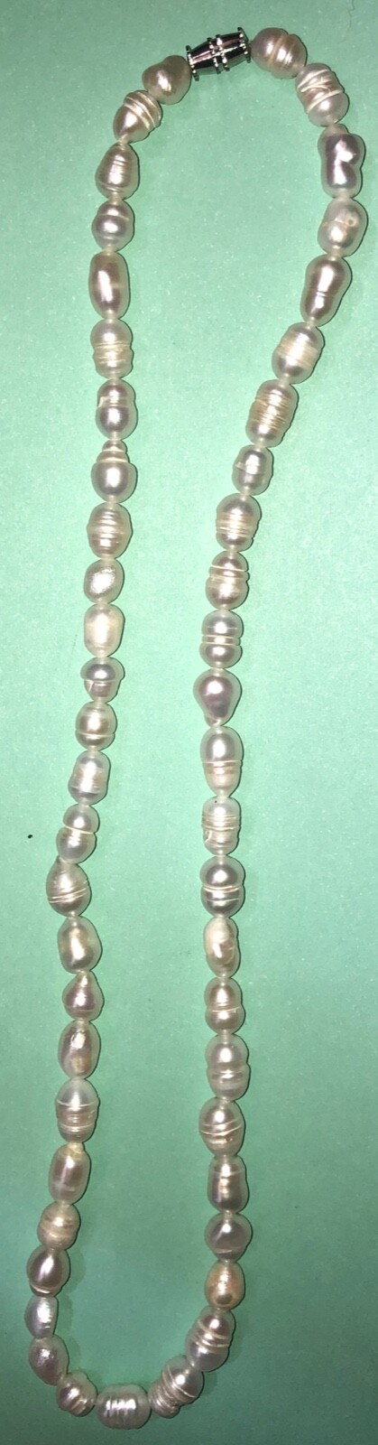 Vintage Freshwater Pearl Necklace 18 3/4′