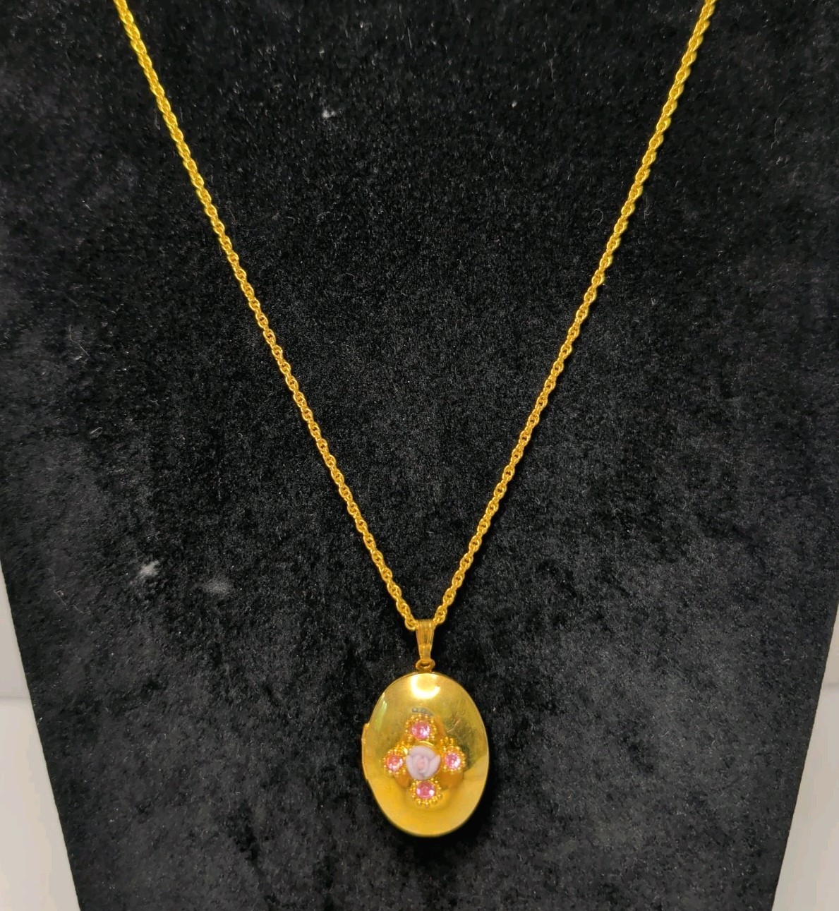Vintage Pink Rose And Rhinestone Gold Tone Locket Pendant With Gold Tone Chain