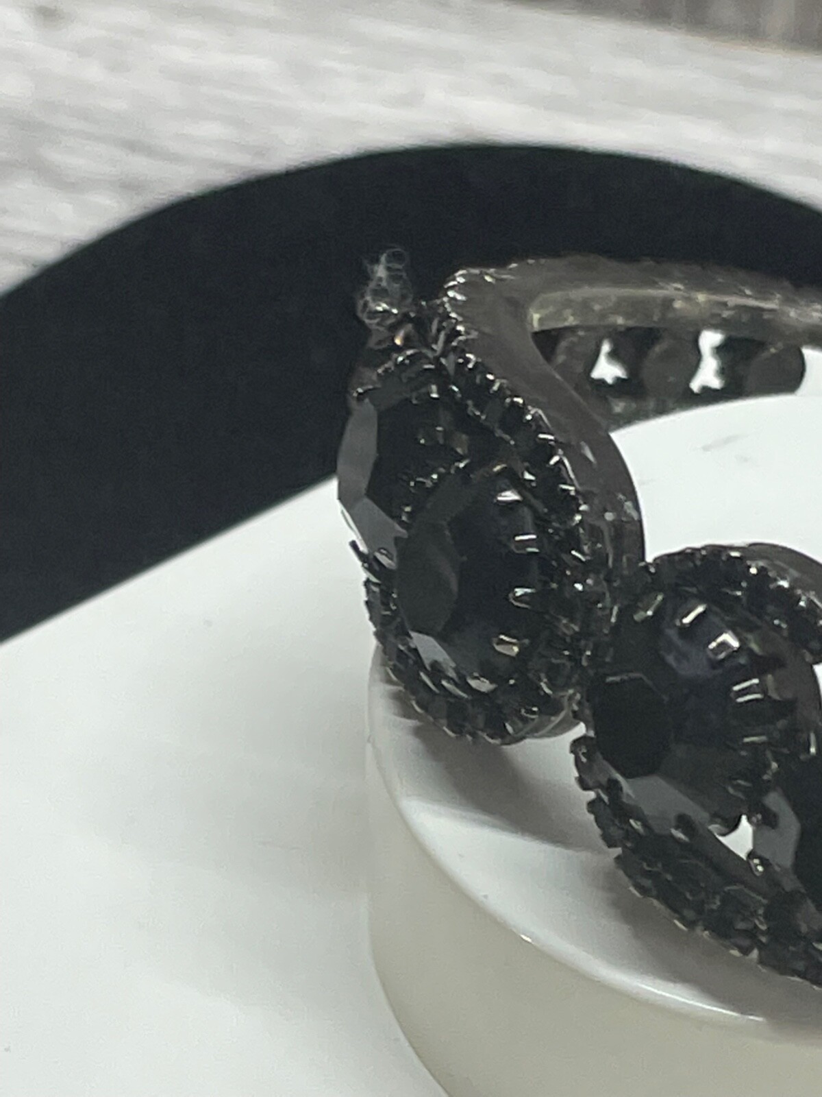 Bracelet Black Rhinestone Hinged Open Clasp at Top Pretty design vintage