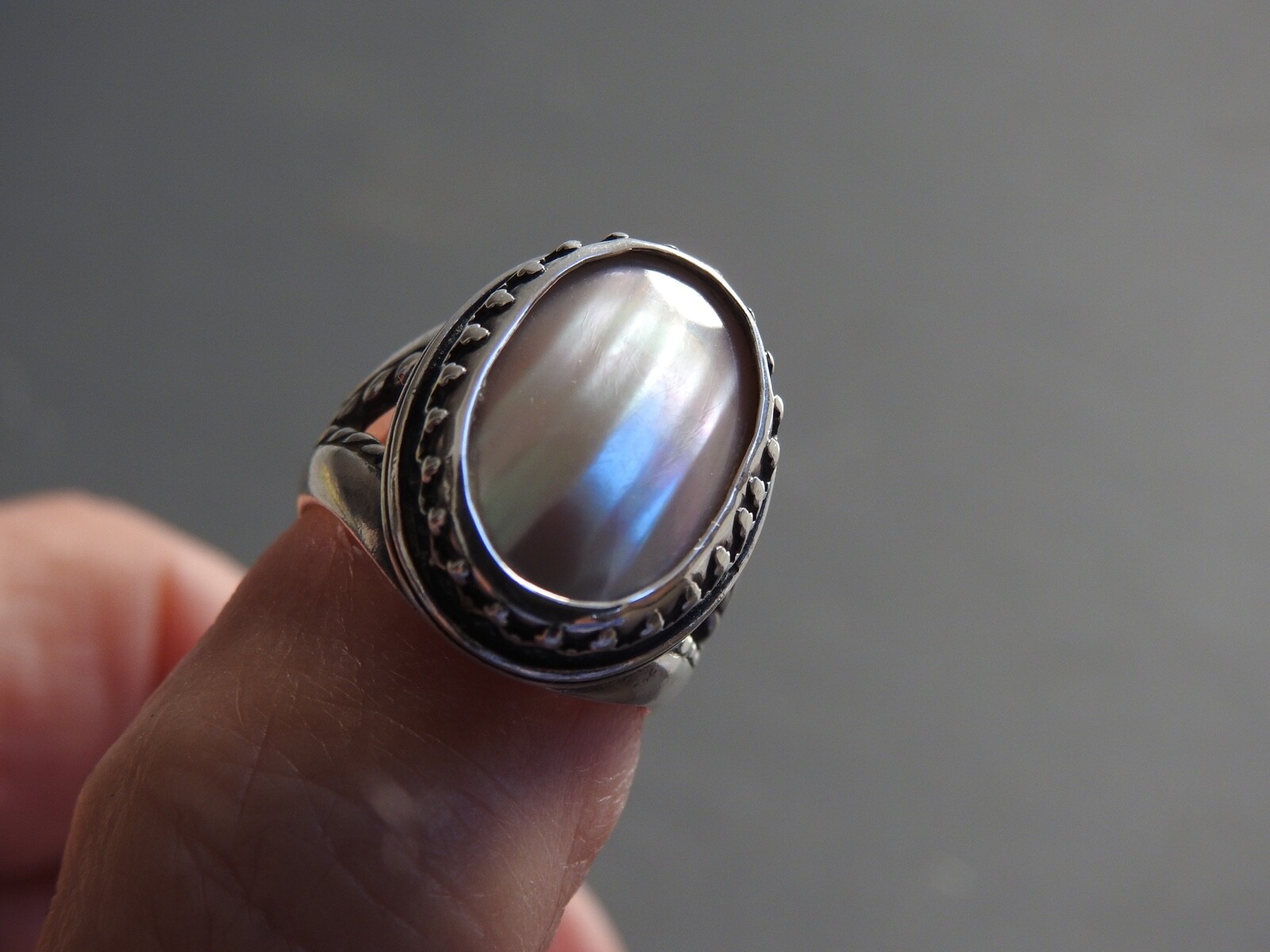 vintage Carolyn Pollack MOP STERLING SILVER ring oval shel mother of pearl 7.5