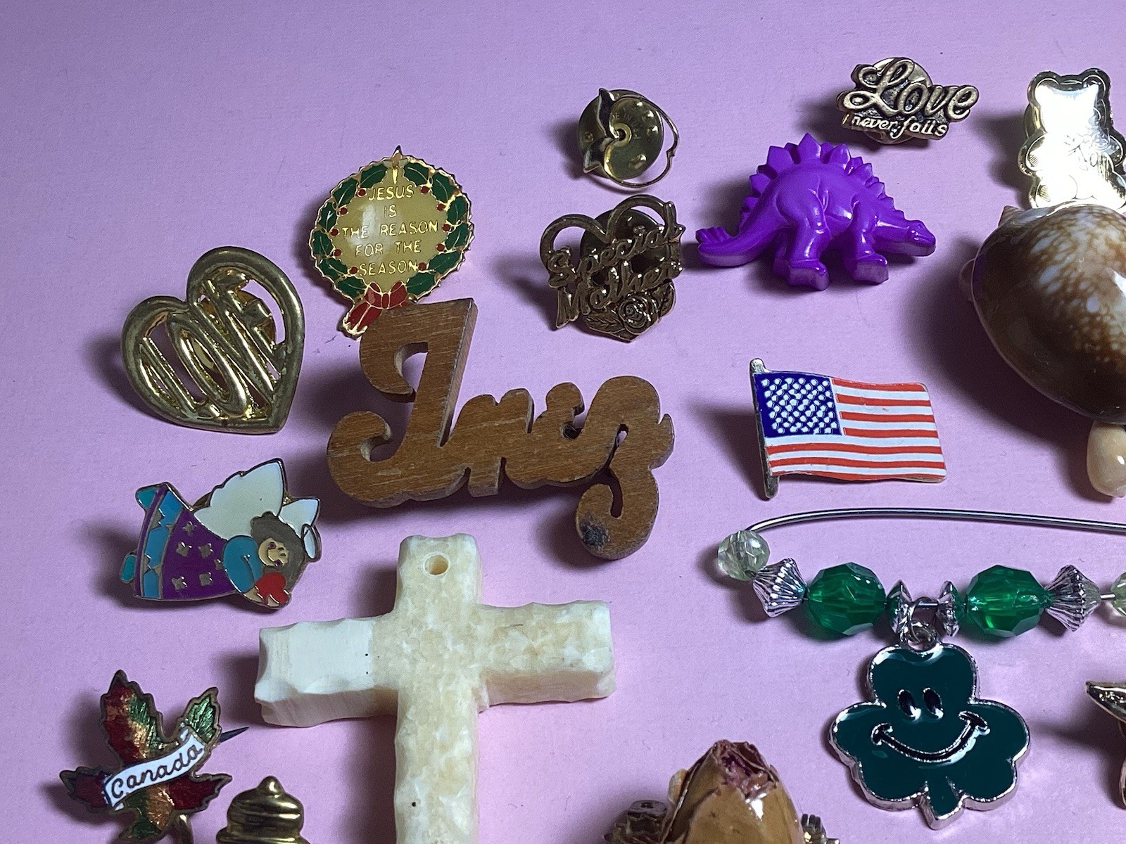 Lot of 30 Novelty Pins and Brooches Vintage to Now Animals Bugs Angels Plus More