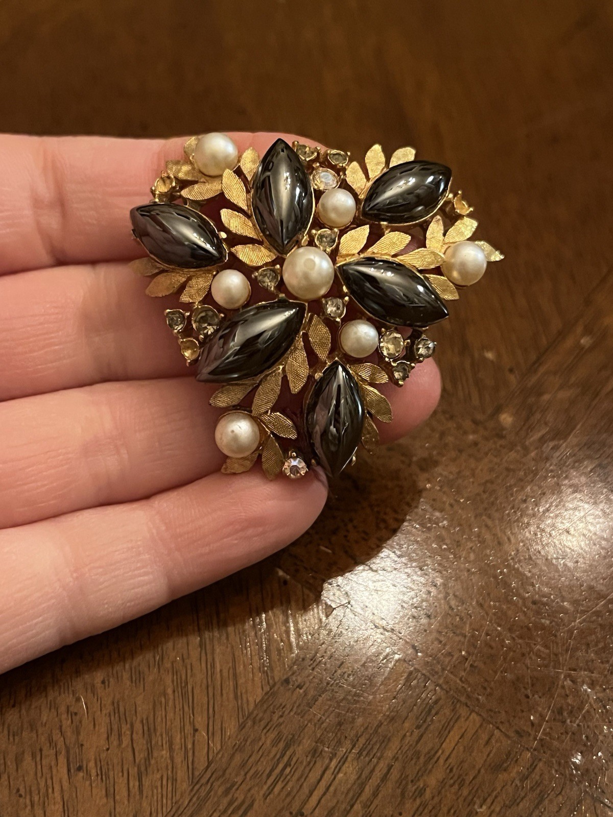 Vintage D’Arne Faux Pearl & Rhinestone Floral Cluster Brooch Gold Tone Signed!