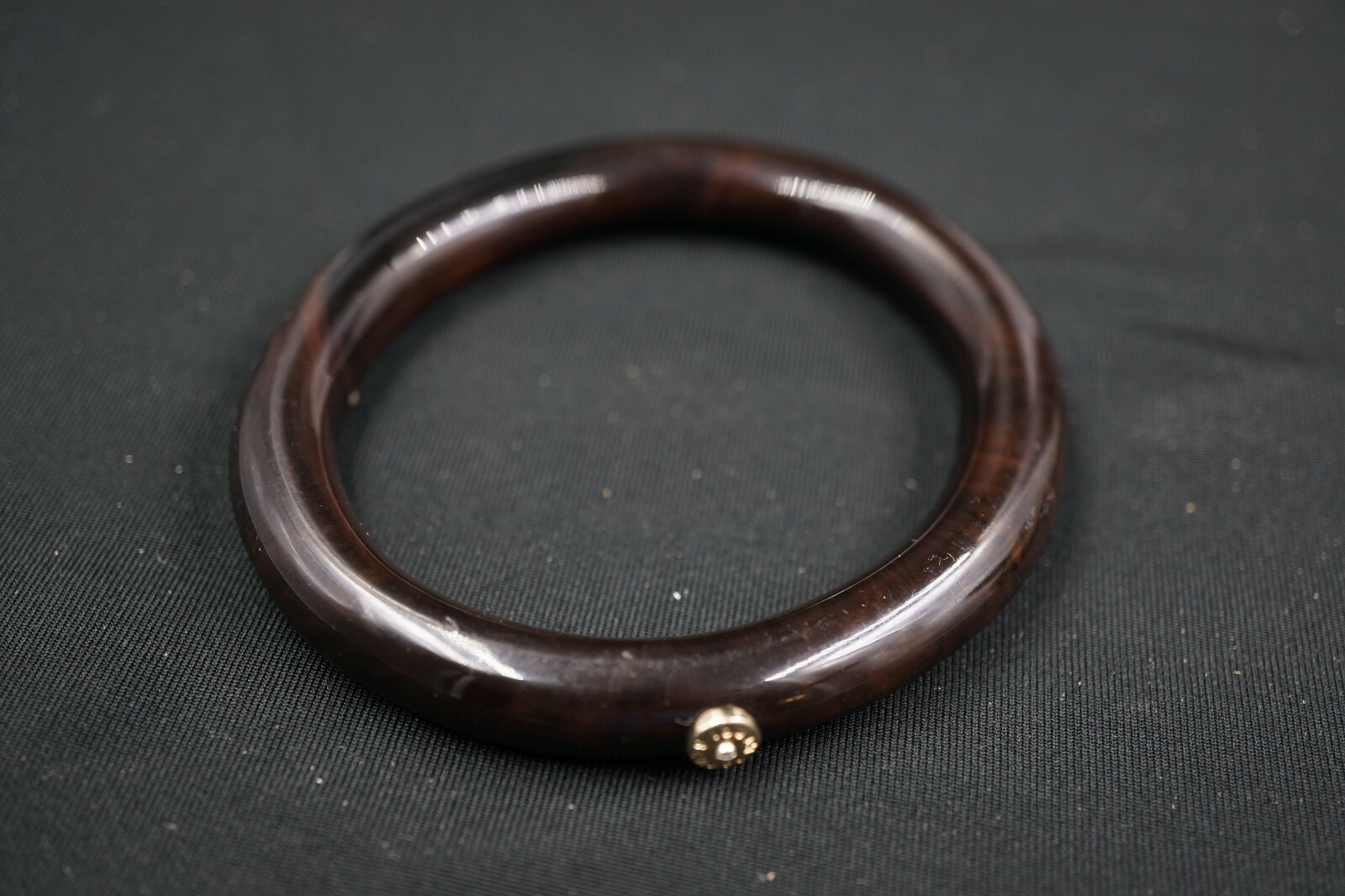 Henri Bendel brown Lucite Bangle fIts a 7 1/4″ Wrist