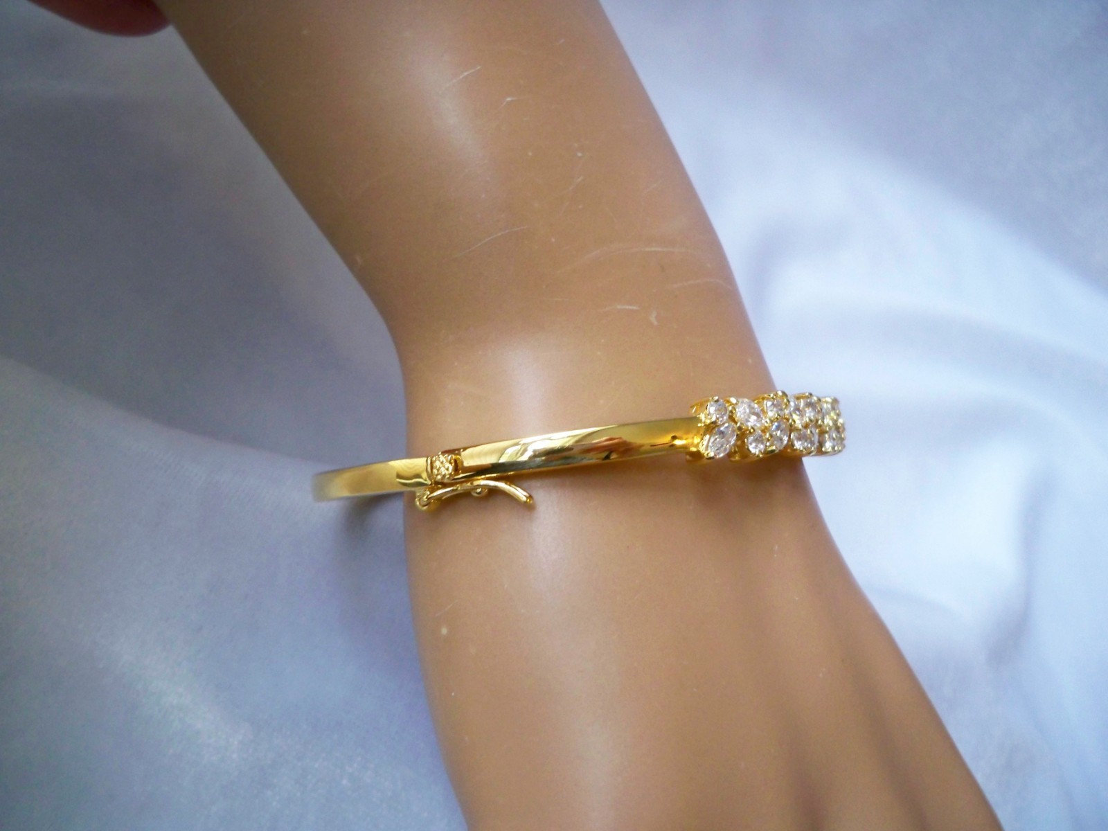 Vintage Open Back Crystal Stone Accents Polished Gold Tone Hinged Cuff Bracelet