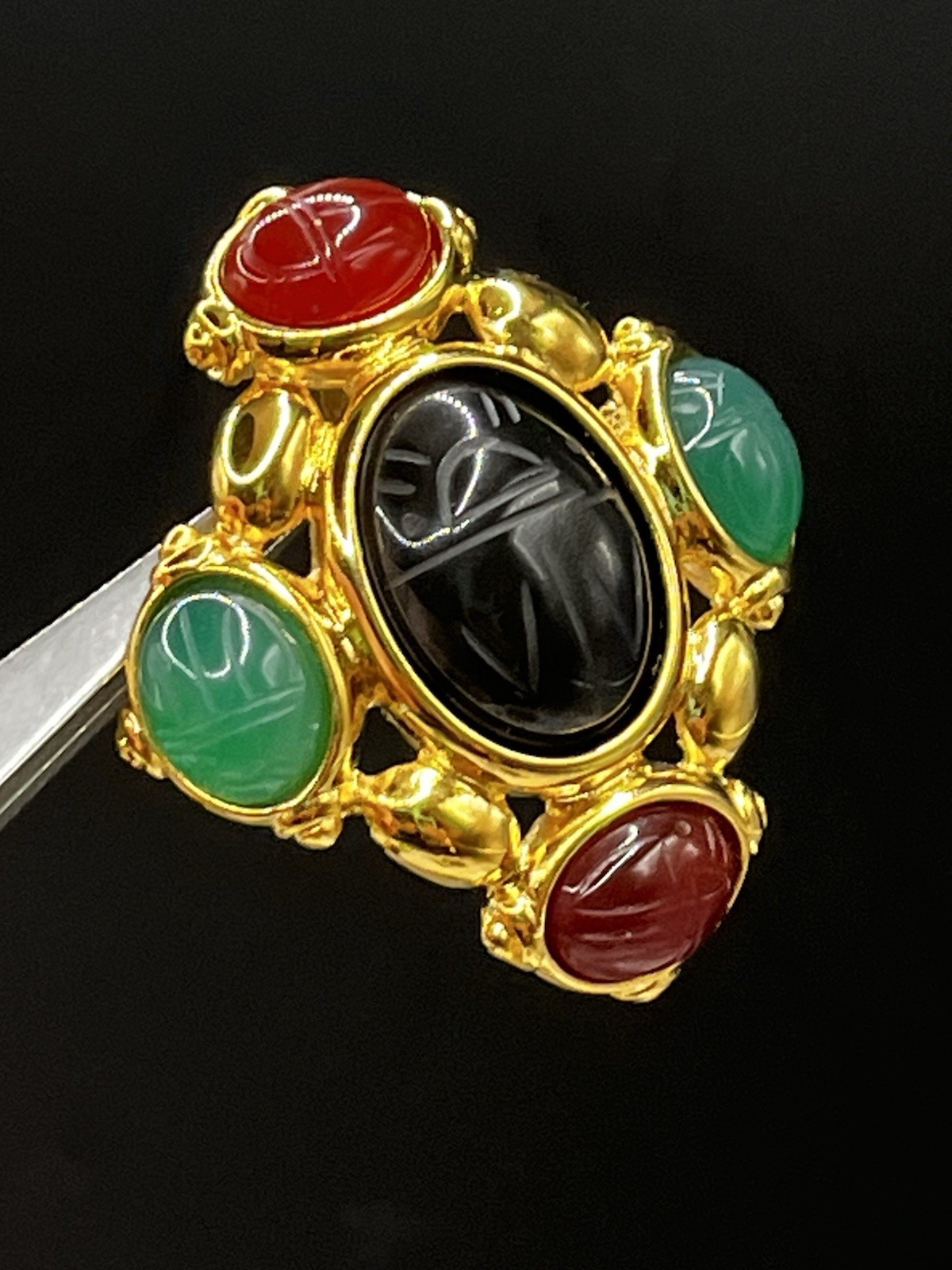VTG. EGYPTIAN Style multicolor Carved SCARAB Glass Stone GoldTone BROOCH PENDANT