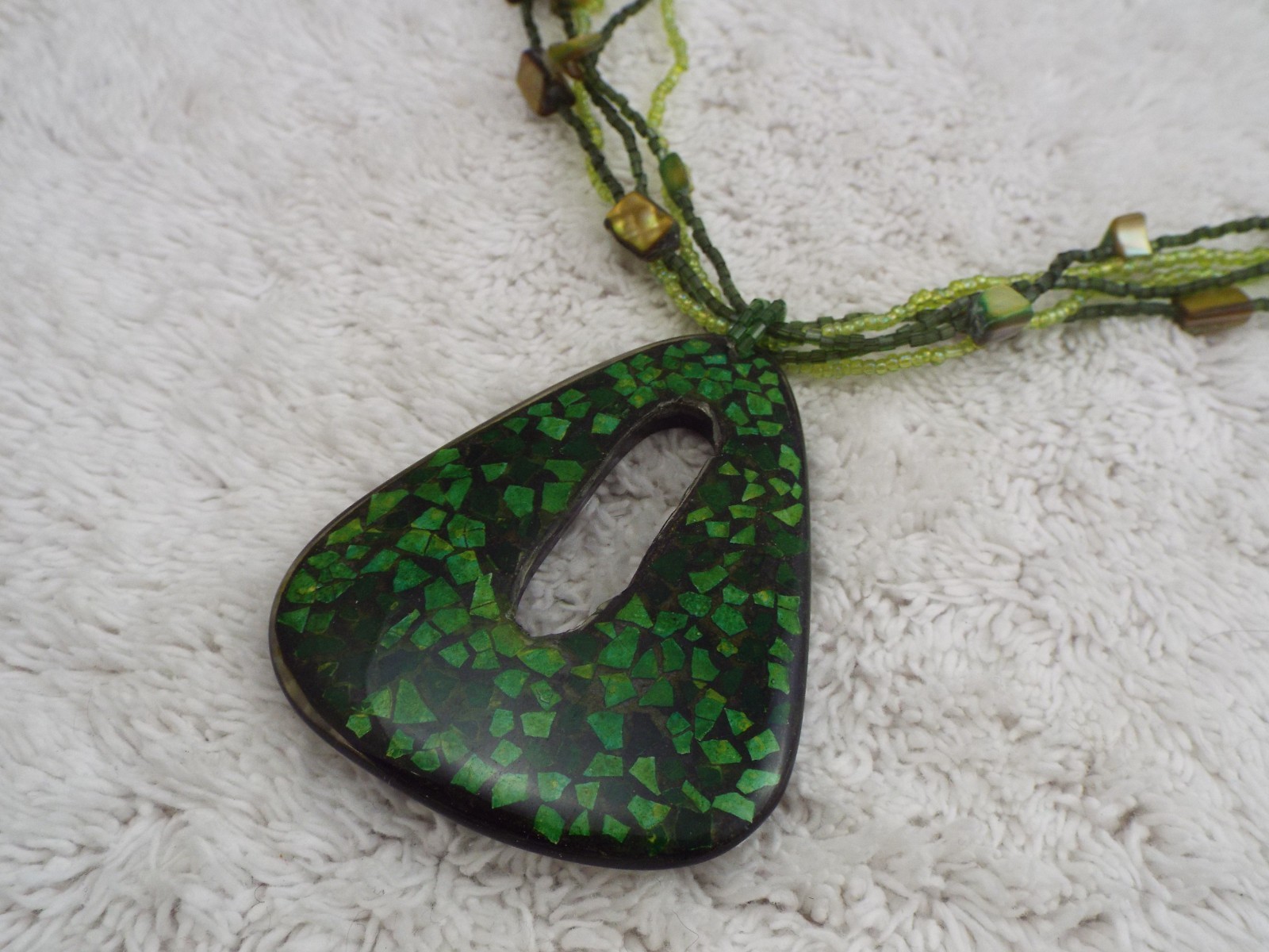 Green Glass Shell Acrylic Pendant Necklace