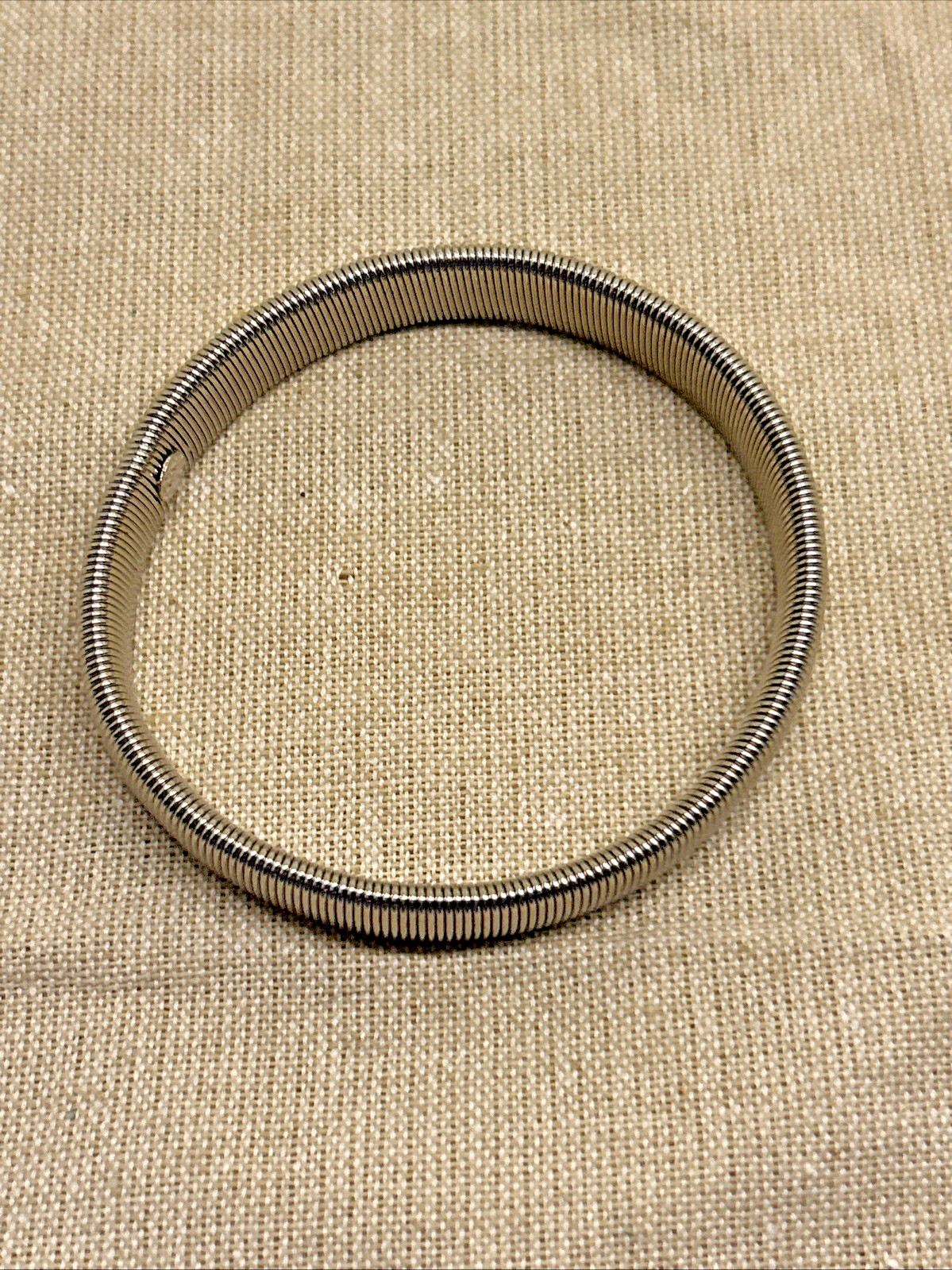 Vintage Silver Tone Metal Slinky Expansion Bracelet Stretch Spring Coil 7 3/4 In