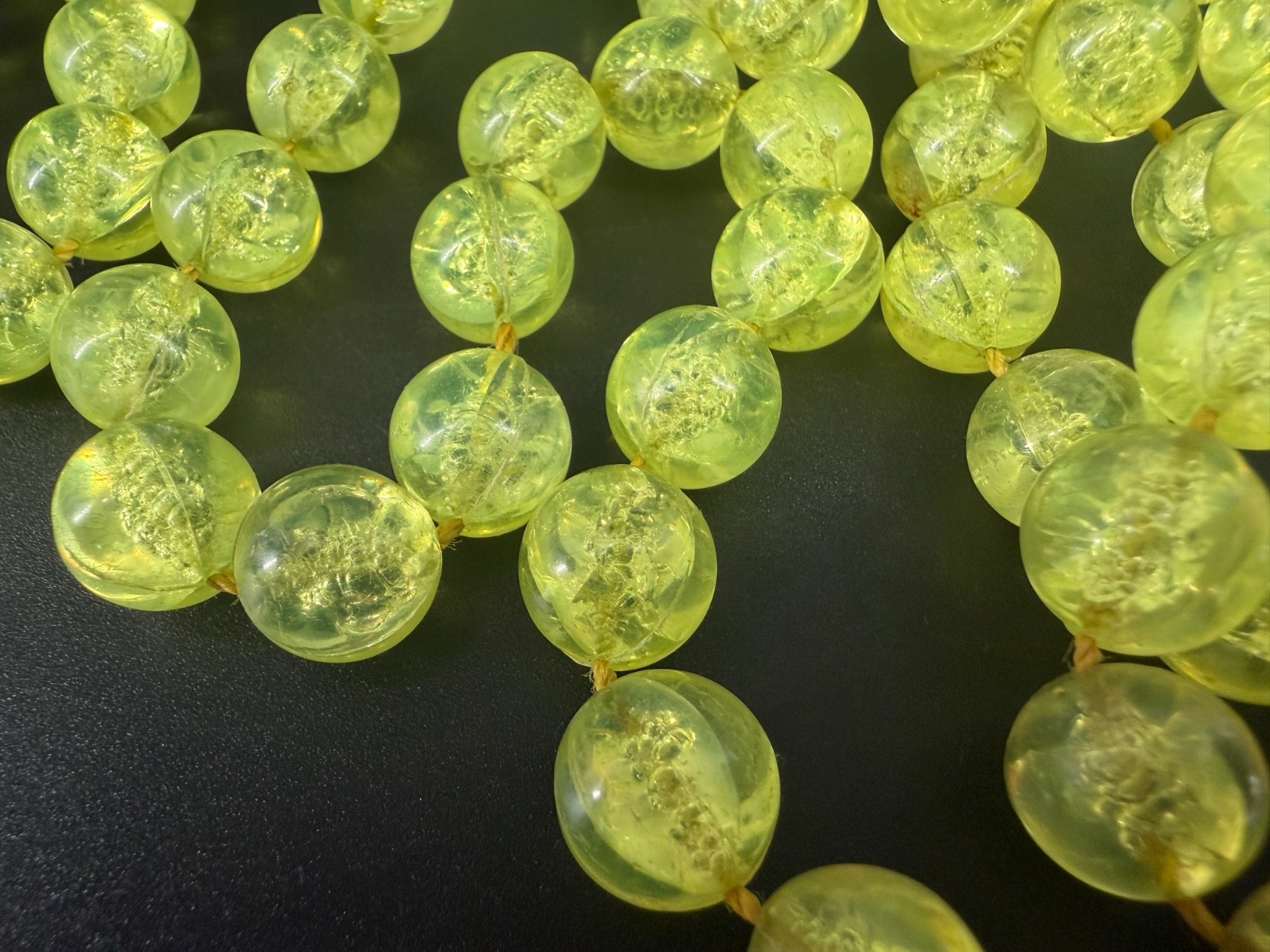 Vintage MCM Lime Green Crackle Lucite Bead Flapper Necklace 53″