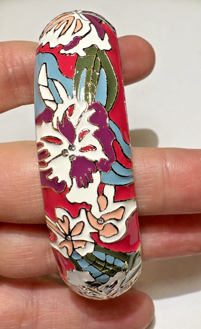 TB Tommy Bahama Pink White Blue Enamel Floral Rhinestones Gold t Bangle Bracelet