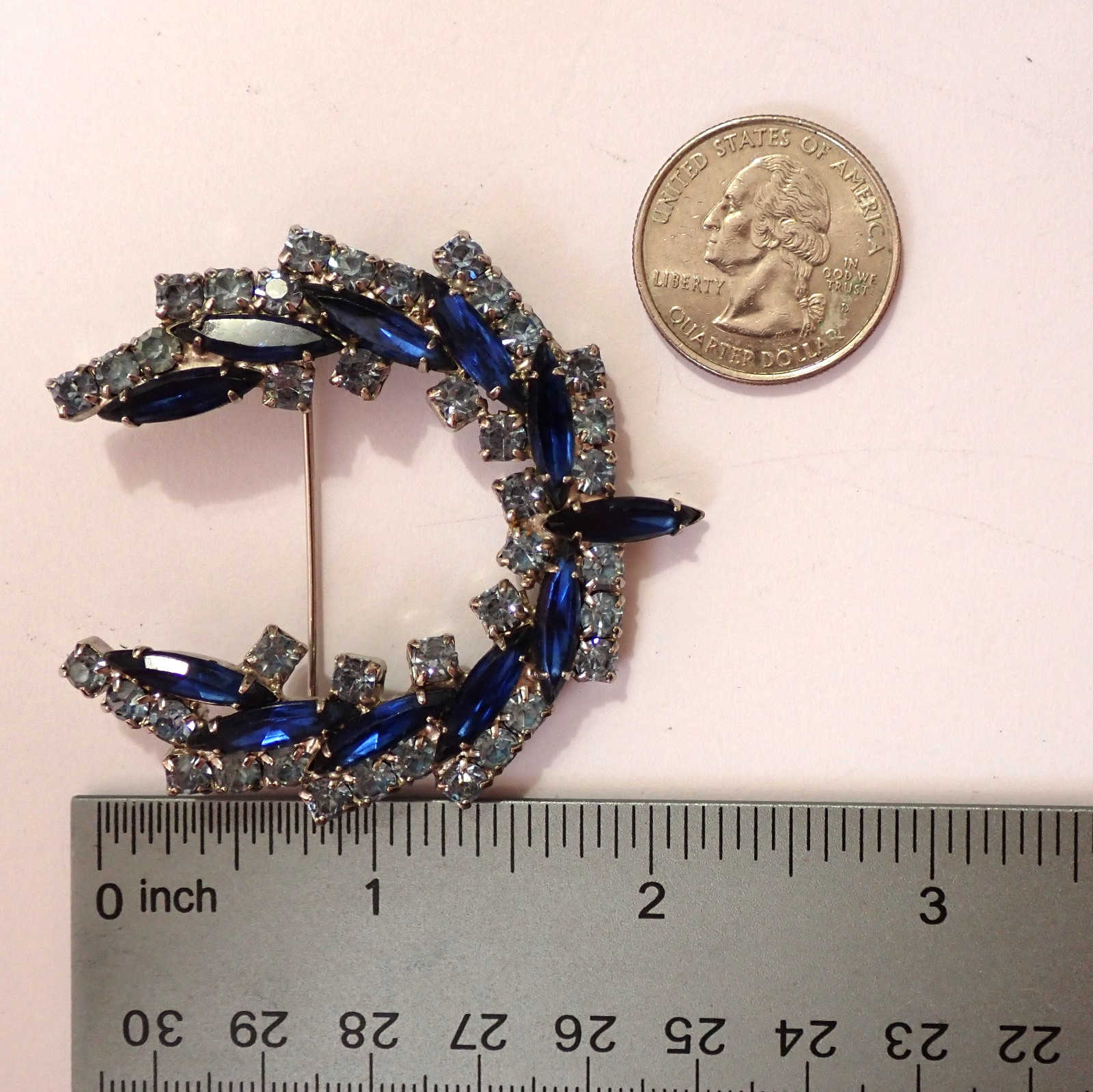 Vintage Blue & Clear Glass Rhinestone Open Wreath Pin Marquise Rounds 2-1/8″