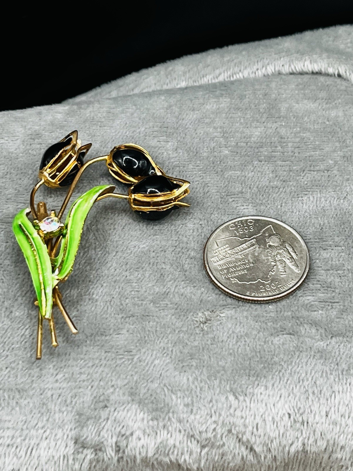 Vintage Black Enamel Moving Tulip Mid Brooch 3-D Bouquet Gold tone 2.5”