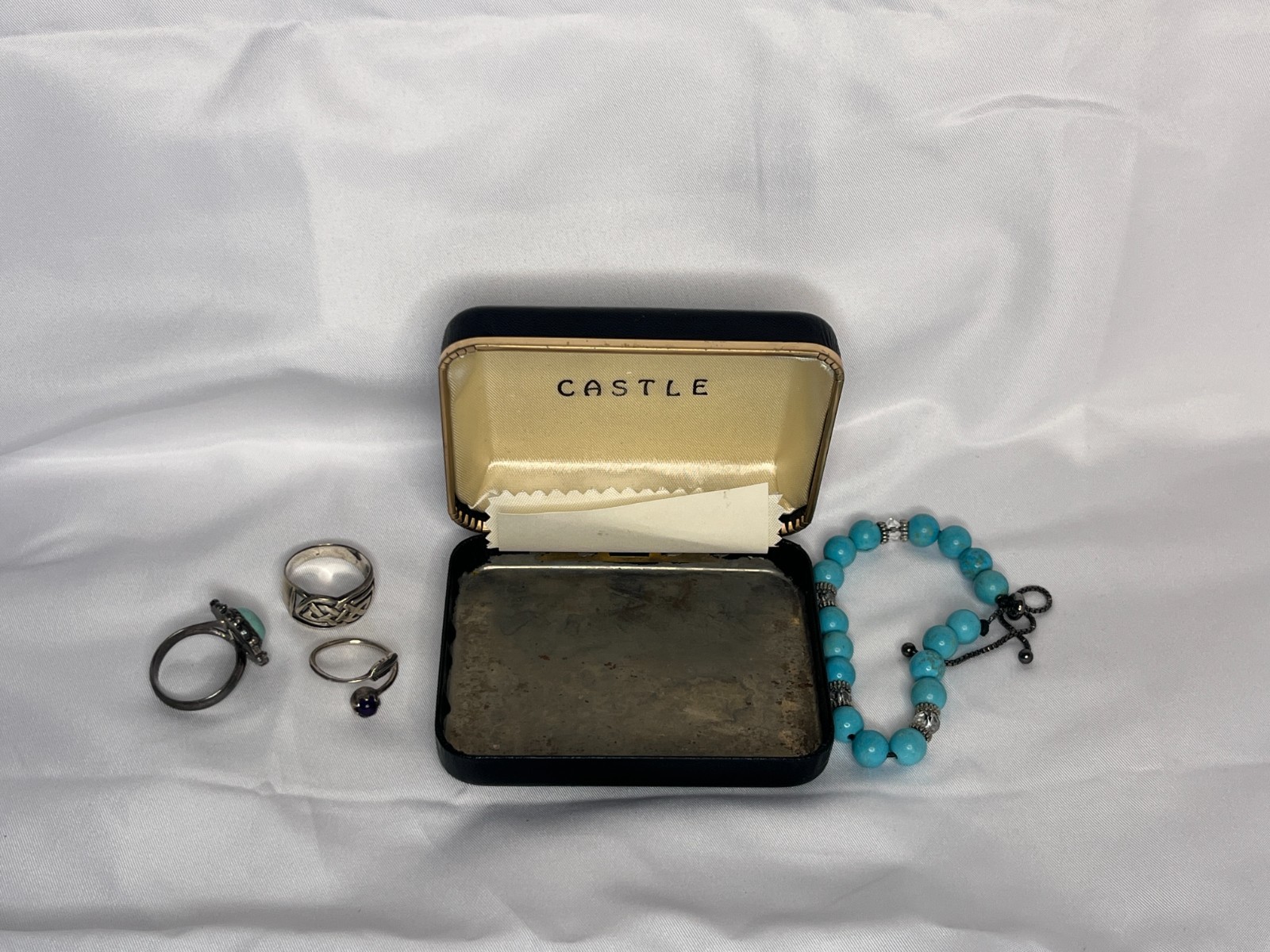 Jewelry Lot – Three Rings and Bracelet
