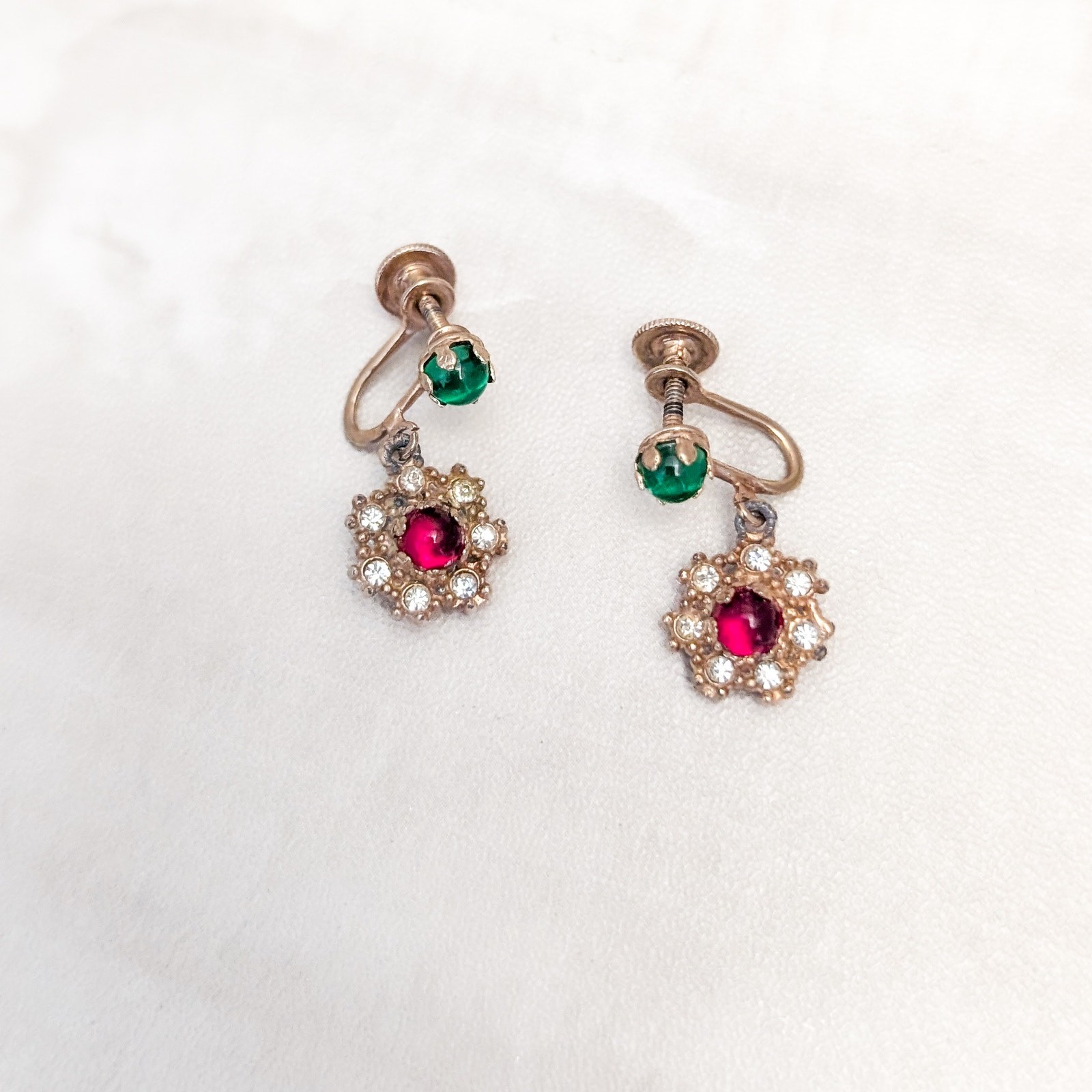 Vintage Screw On Earrings Green, Red, Clear, Gold Tone Regal Dangle Earrings