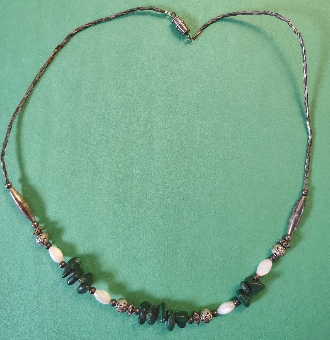 Vintage MALACHITE & MOTHER OF PEARL STONES Beaded Choker Necklace in Silver Tone