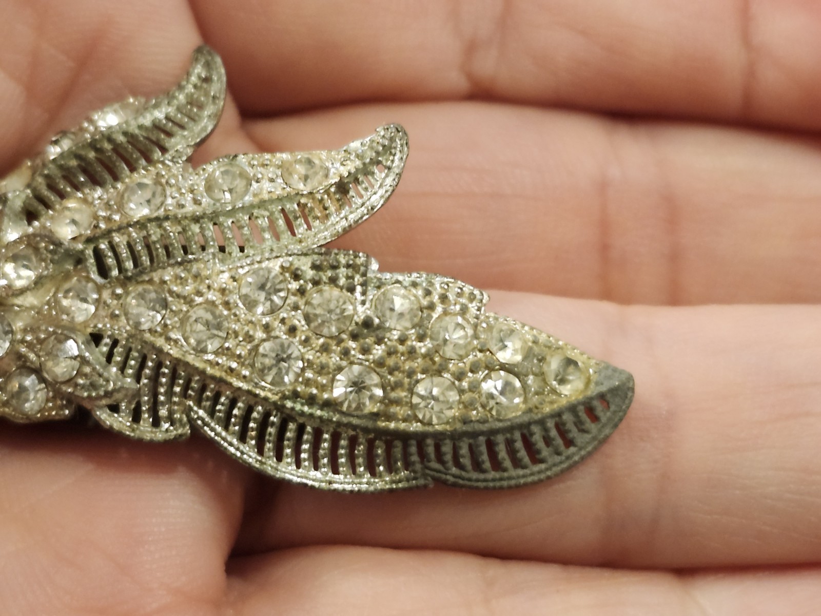 Vintage Art Deco Dress Clip – Silver Tone w/ Rhinestones & Filigree 2″ x 1.5″